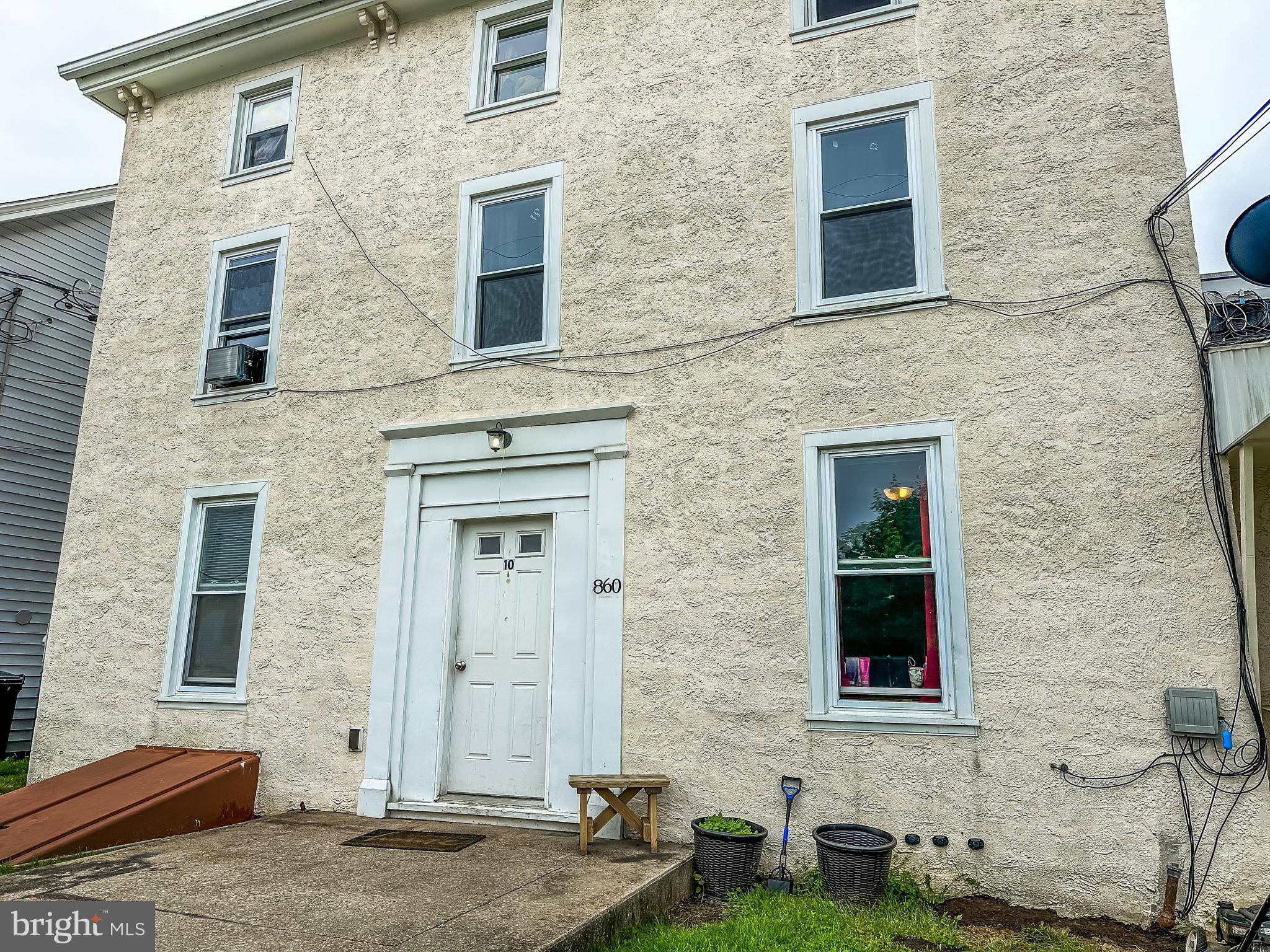 Honey Brook, PA 19344,860 MAPLE ST