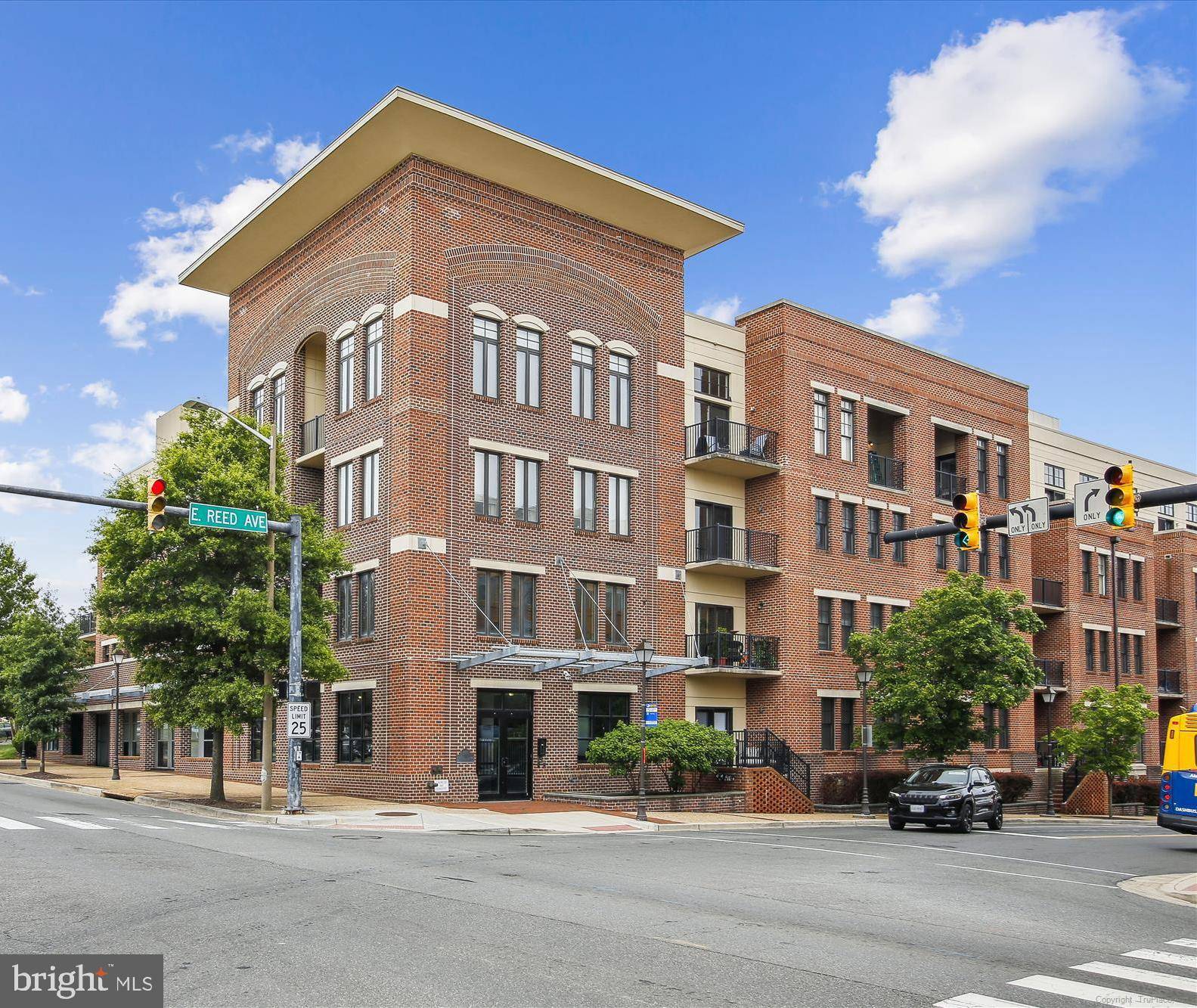 Alexandria, VA 22305,181 E REED AVE #211