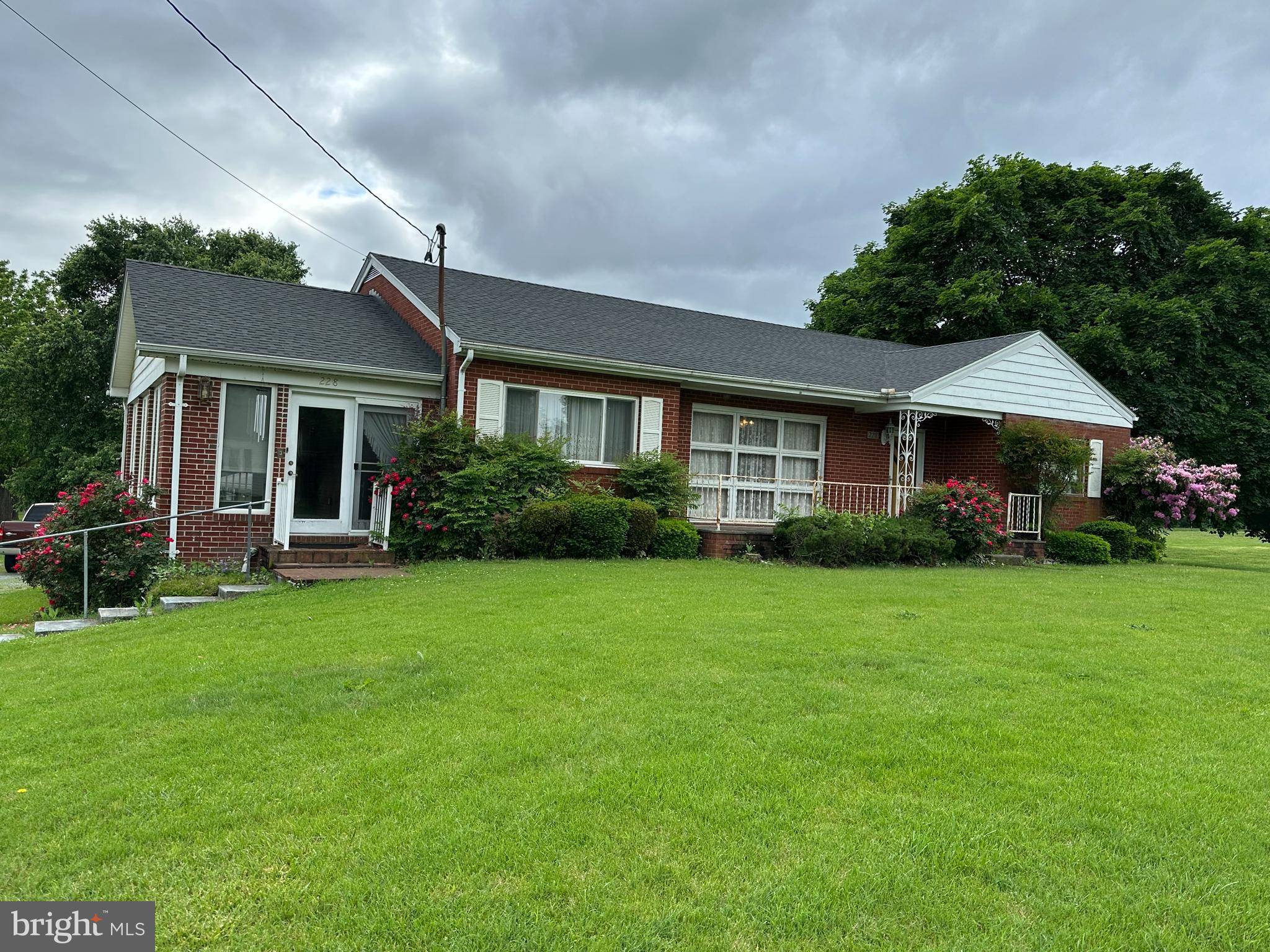 Luray, VA 22835,228 FAIRVIEW RD