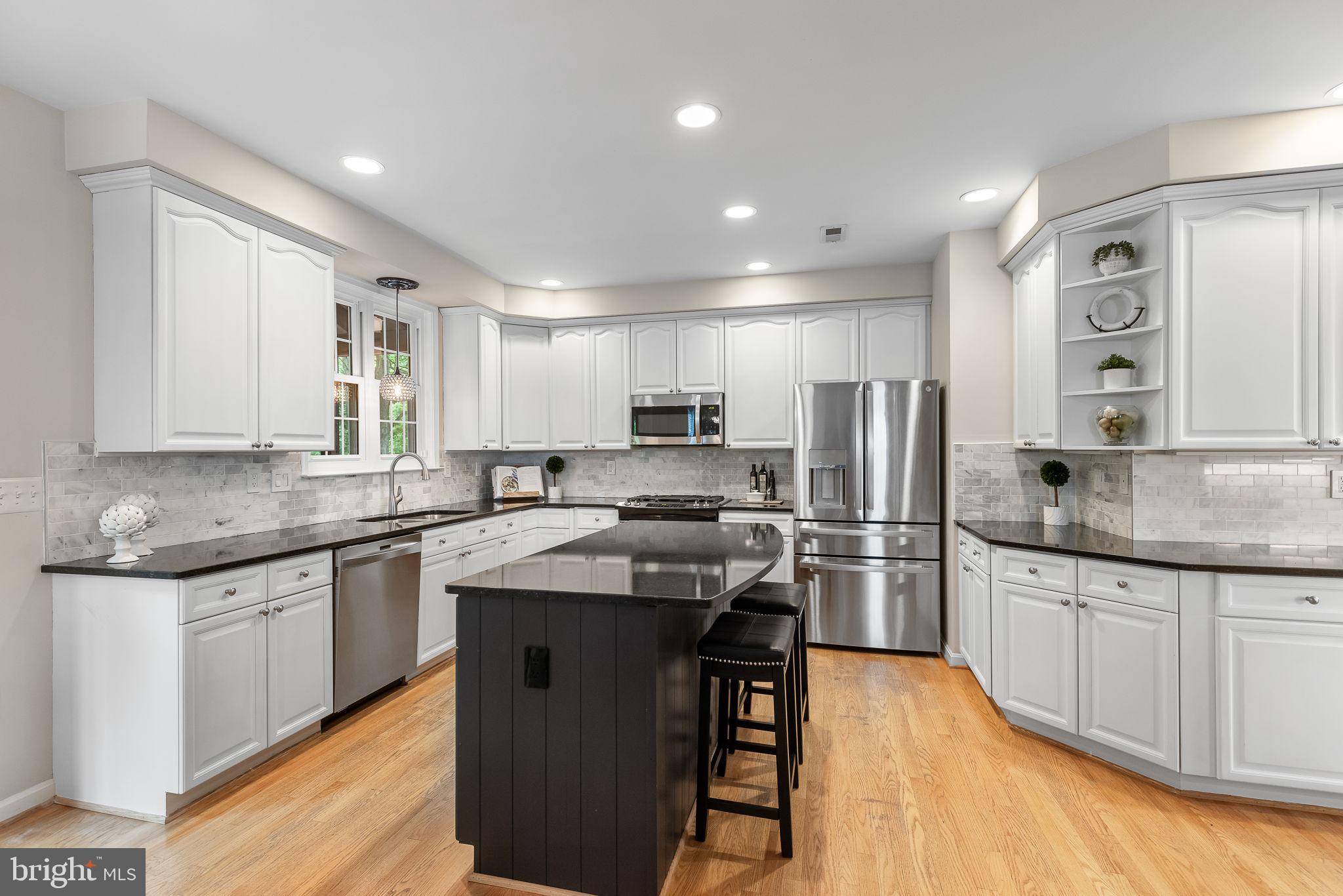 Alexandria, VA 22315,6756 EDGE CLIFF DR