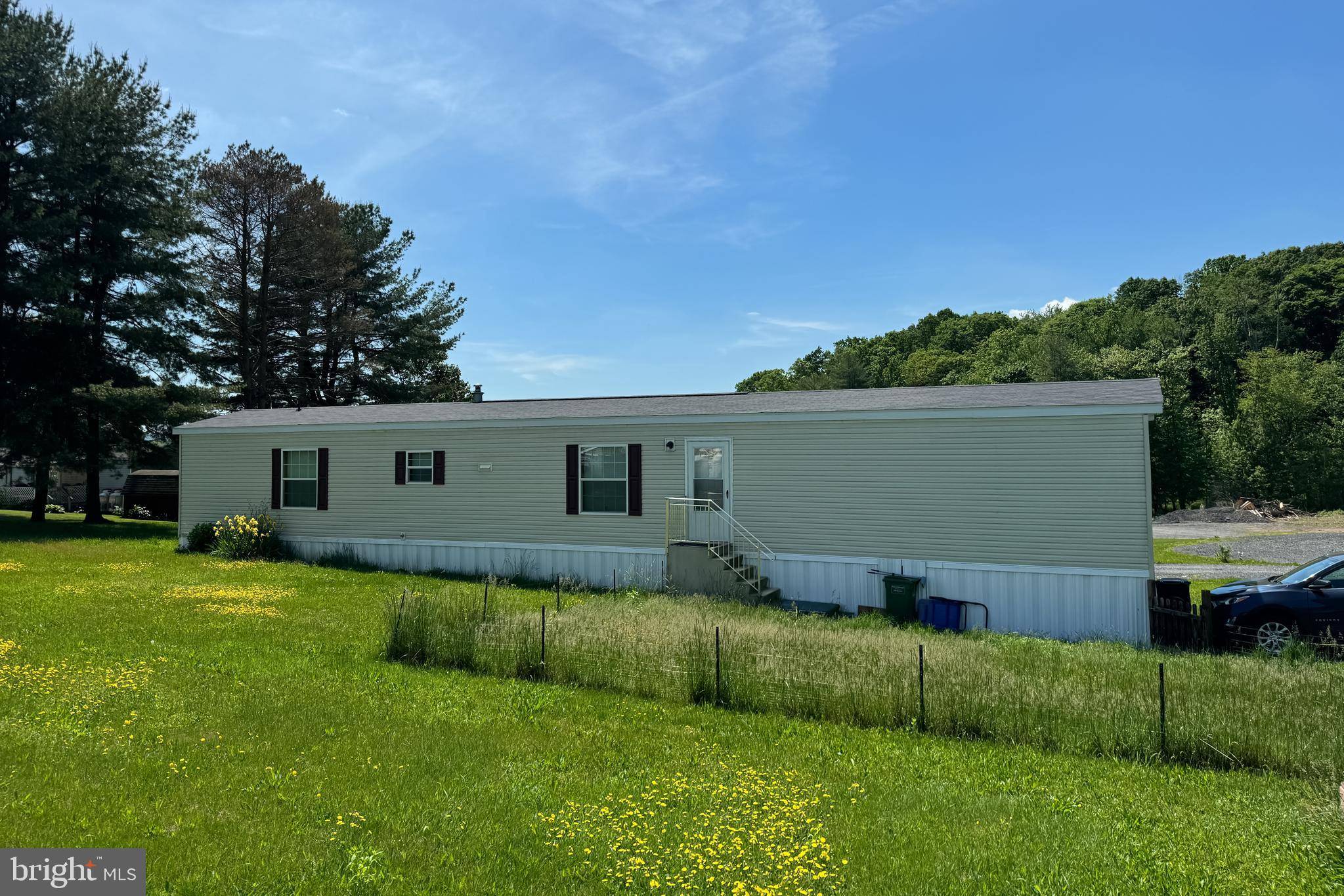 Pine Grove, PA 17963,725 MOUNTAIN RD