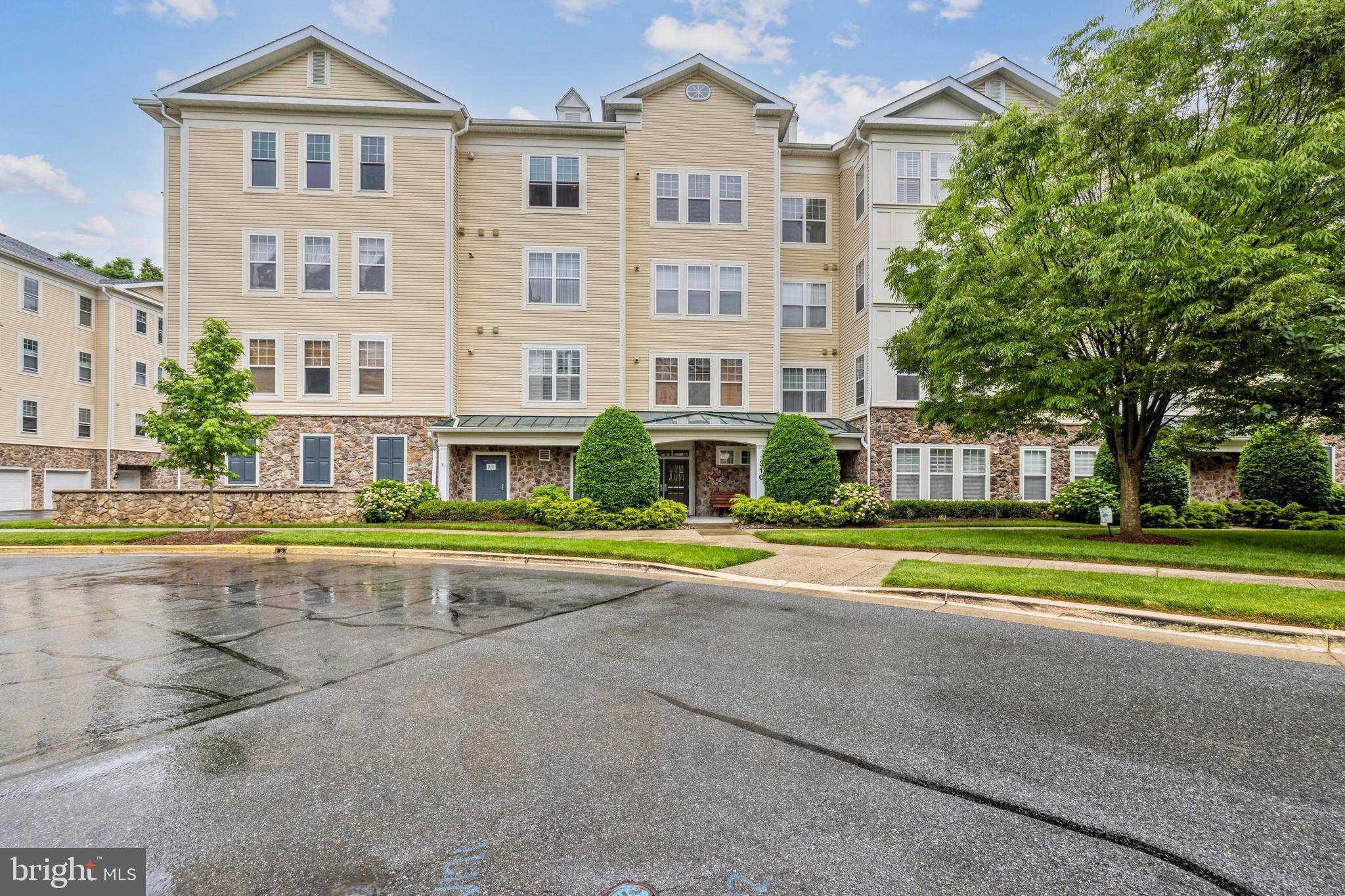 Gaithersburg, MD 20878,310 HIGH GABLES DR #407