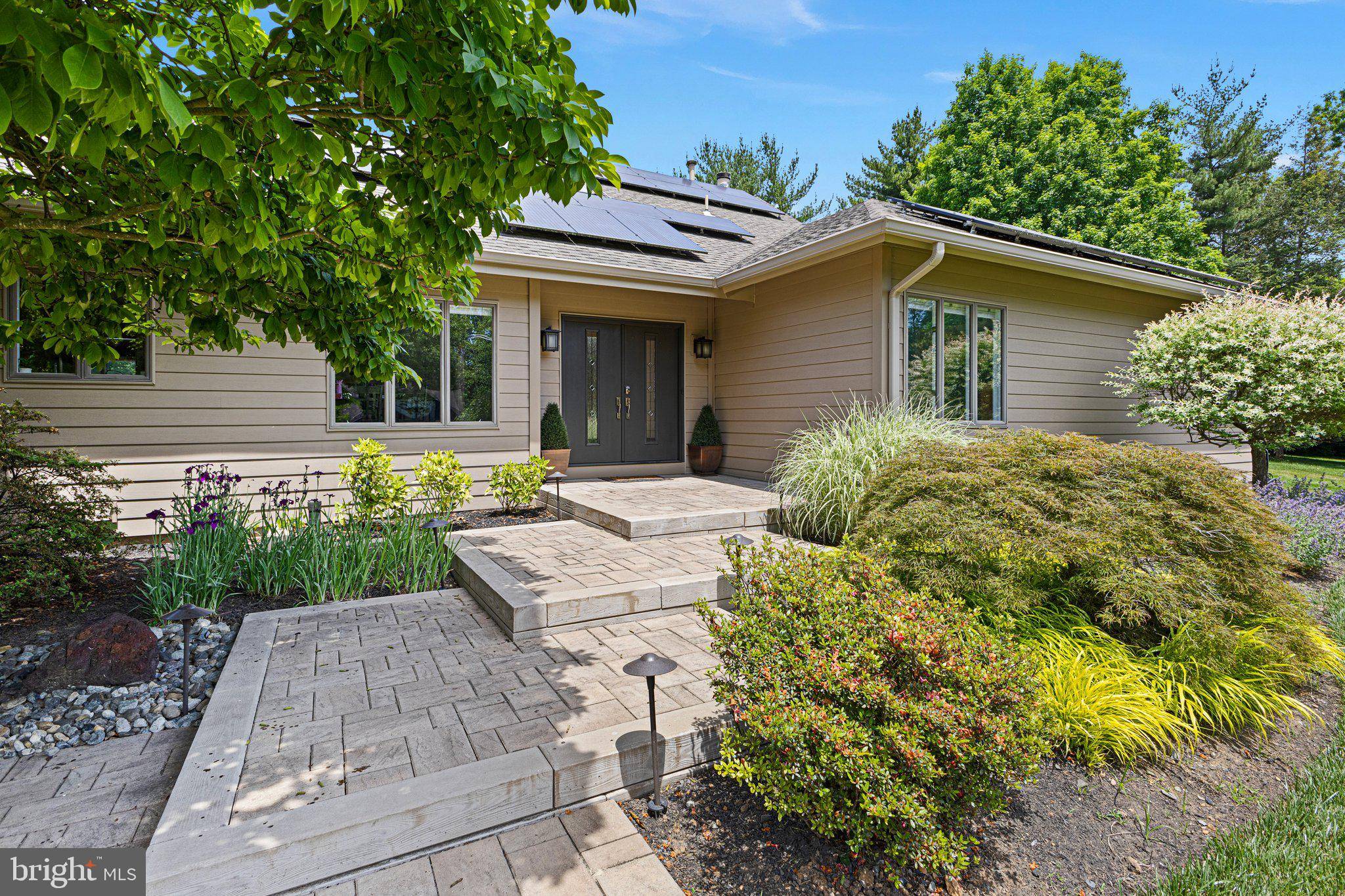 Princeton, NJ 08540,4 HEMLOCK CT
