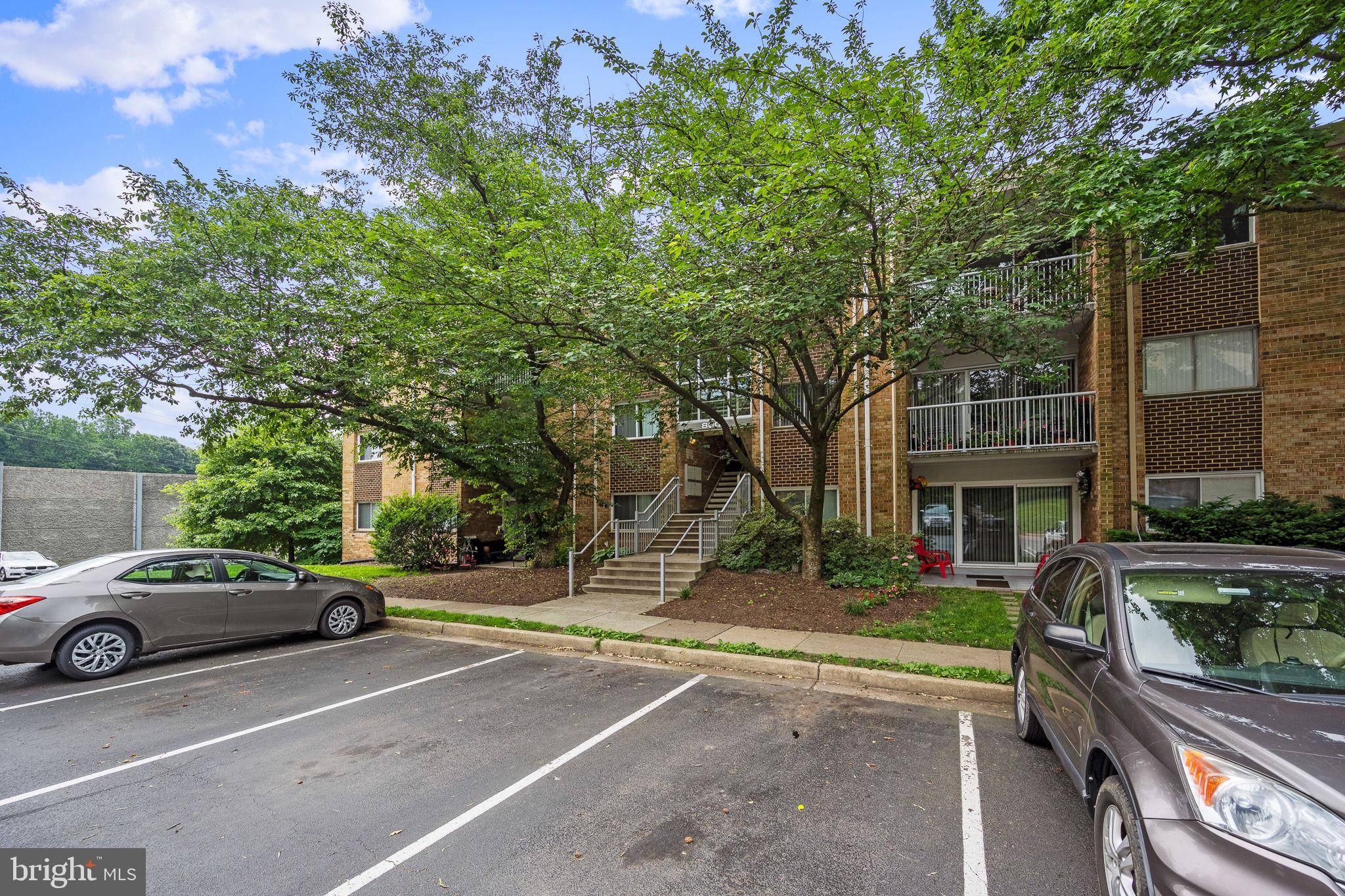 Falls Church, VA 22042,8001 CHANUTE PL #14