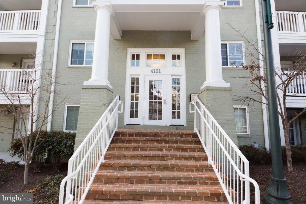 Arlington, VA 22204,4161 S FOUR MILE RUN DR #302