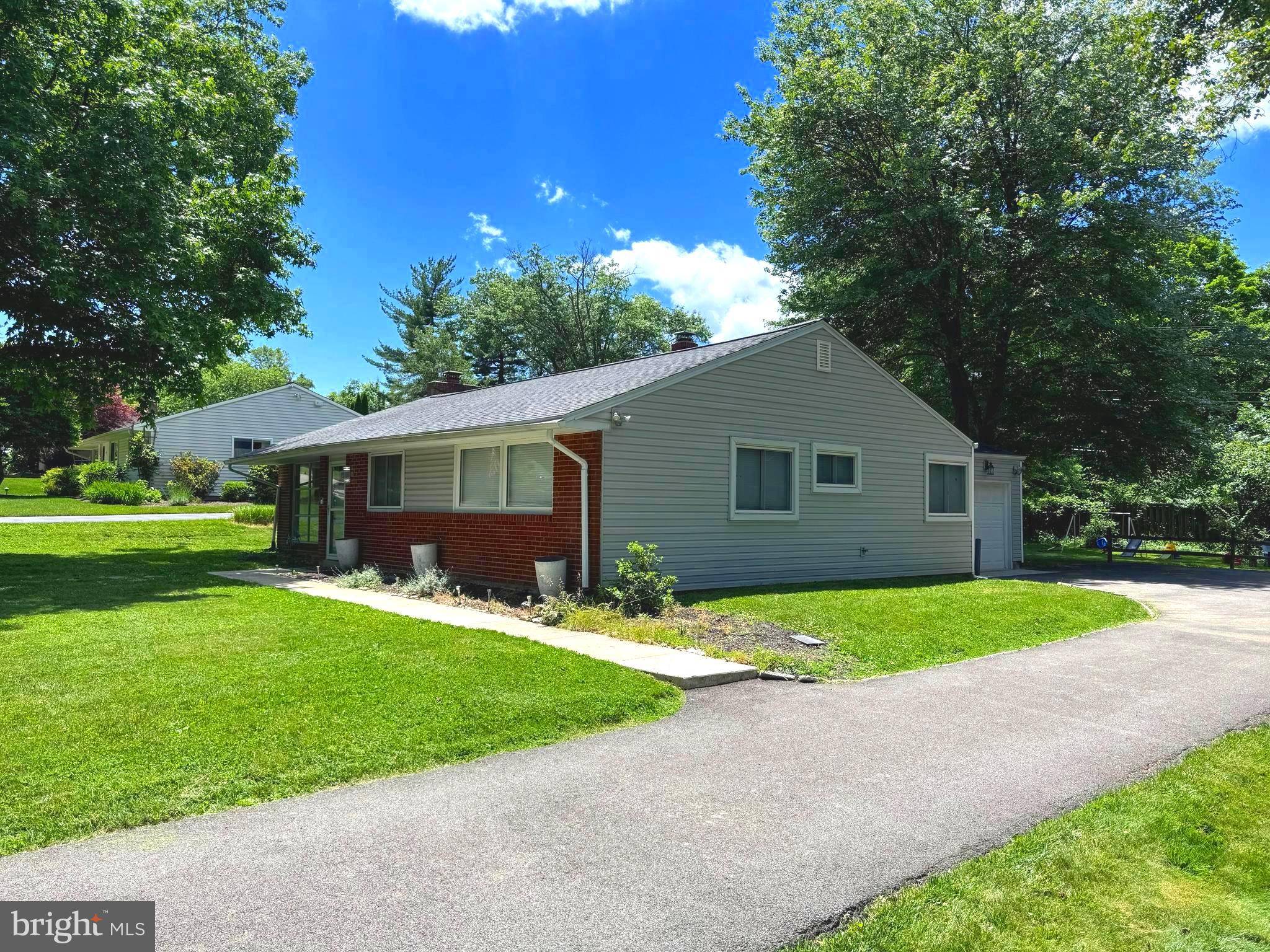 Erdenheim, PA 19038,709 HARSTON LN