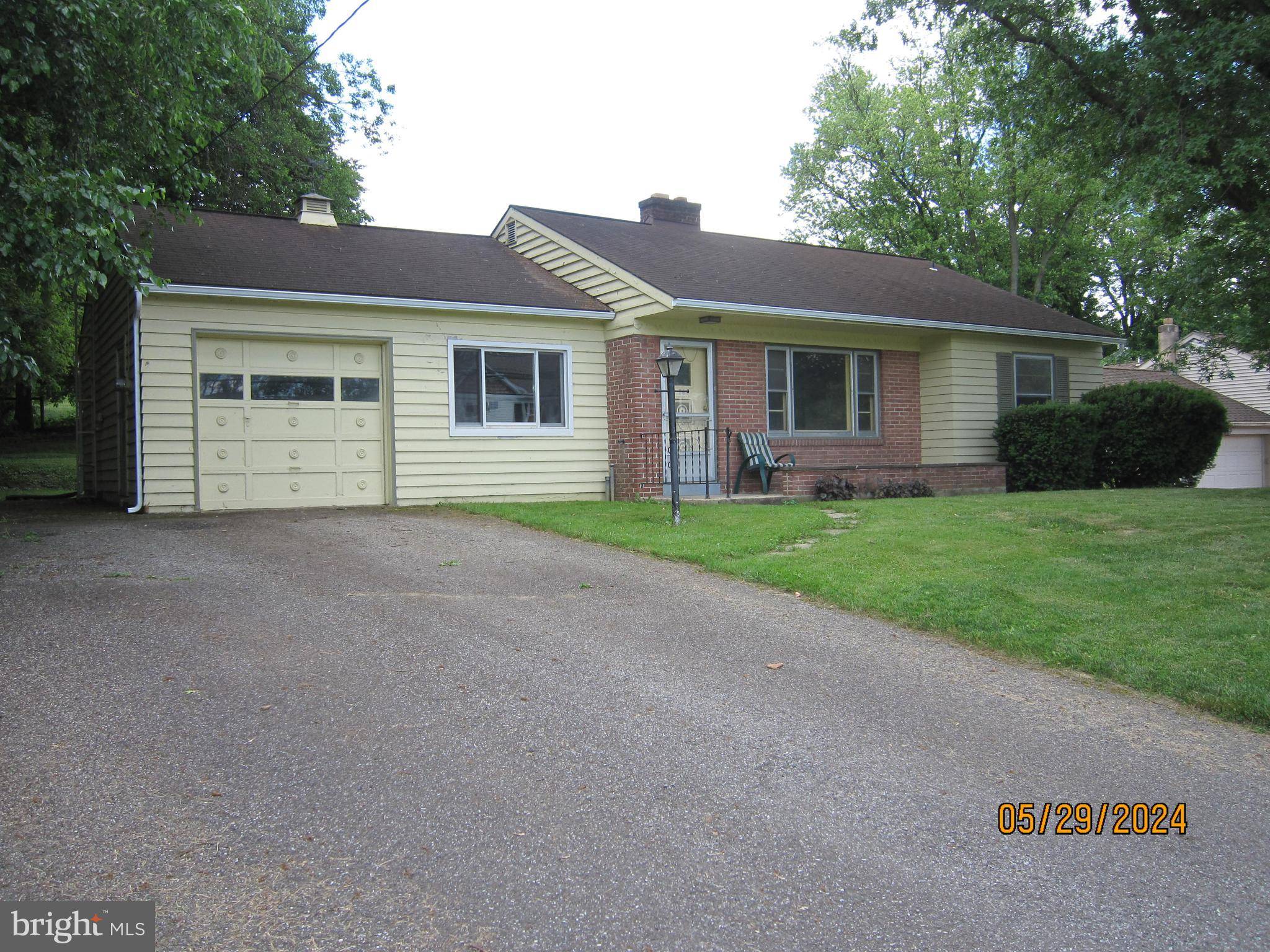 Ronks, PA 17572,74 PARADISE LN