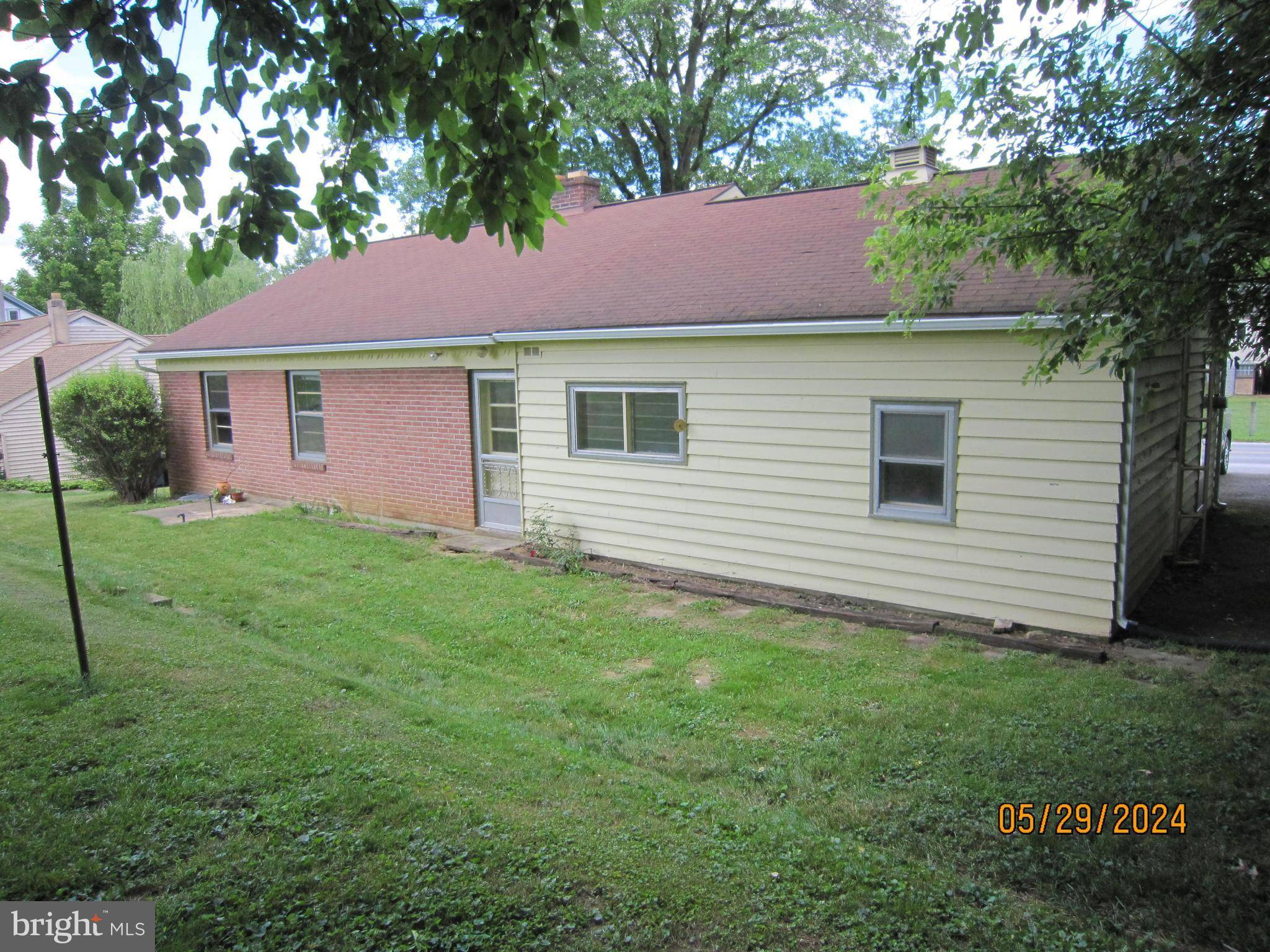 Ronks, PA 17572,74 PARADISE LN