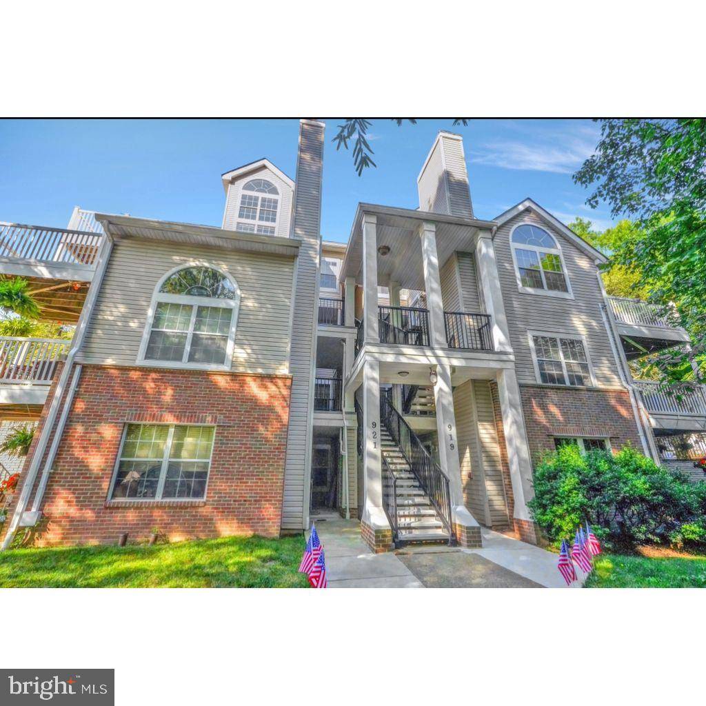 Gaithersburg, MD 20878,921 HILLSIDE LAKE TER #306