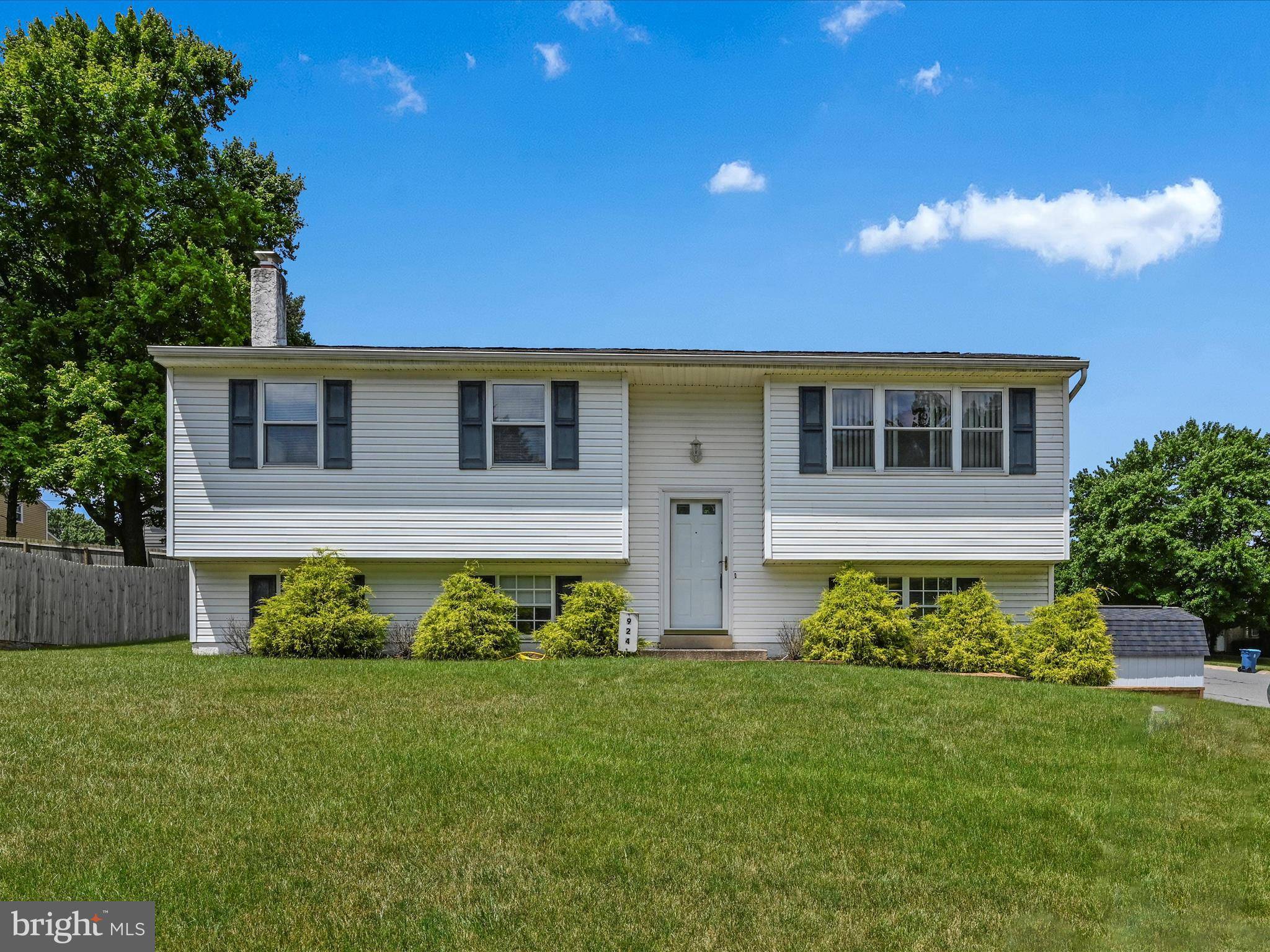 Mount Joy, PA 17552,924 CENTER ST