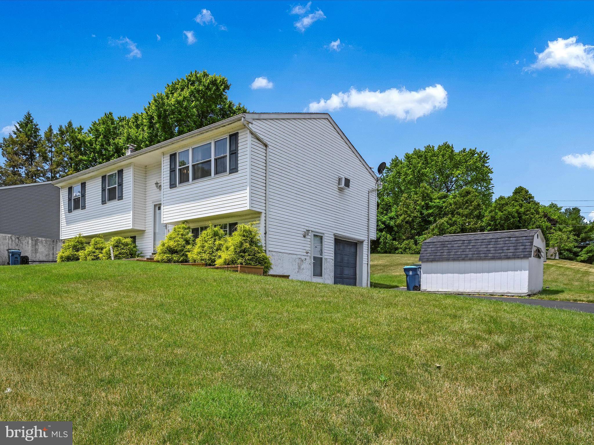 Mount Joy, PA 17552,924 CENTER ST