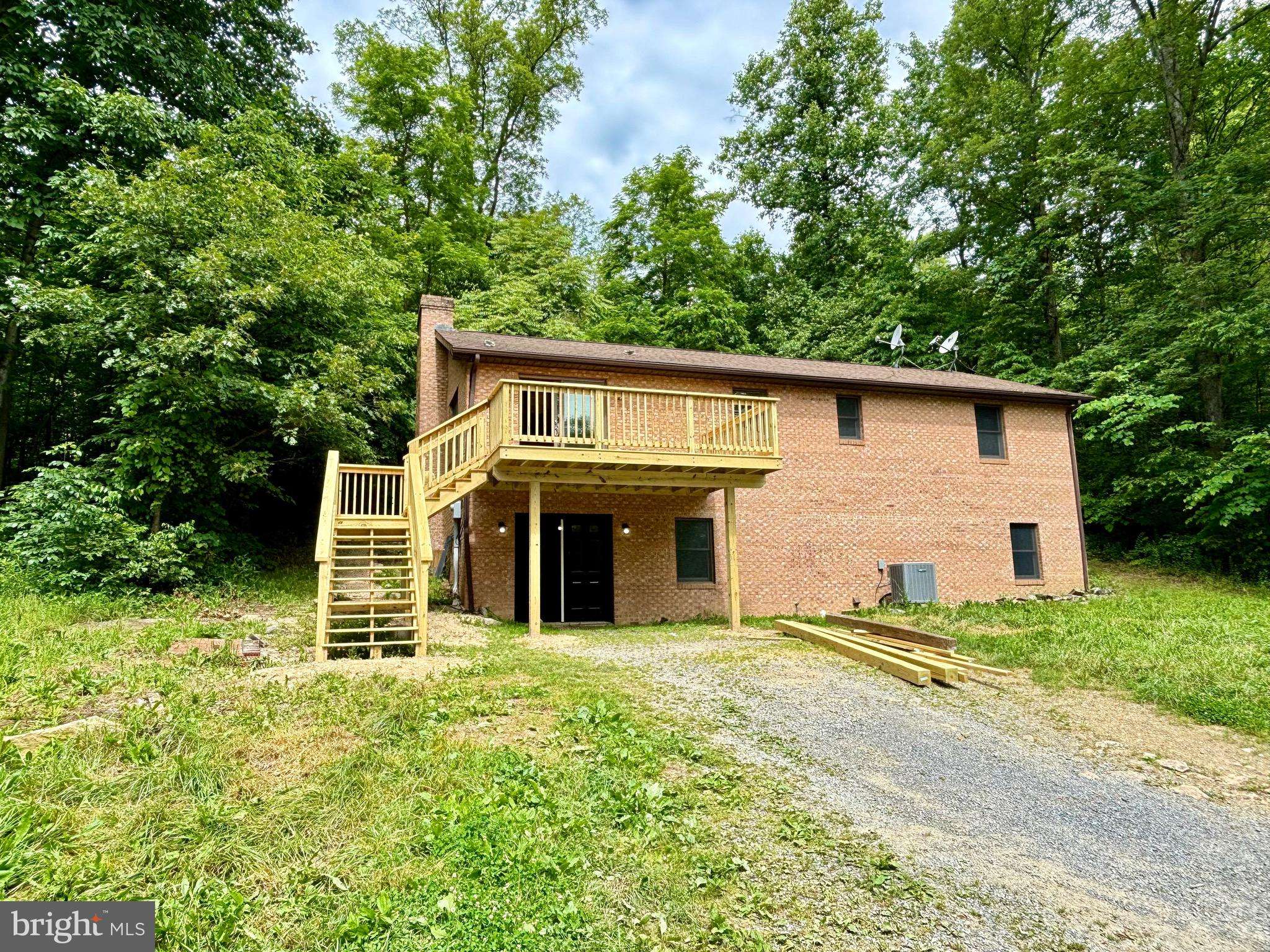 Berkeley Springs, WV 25411,201 FAITH LN