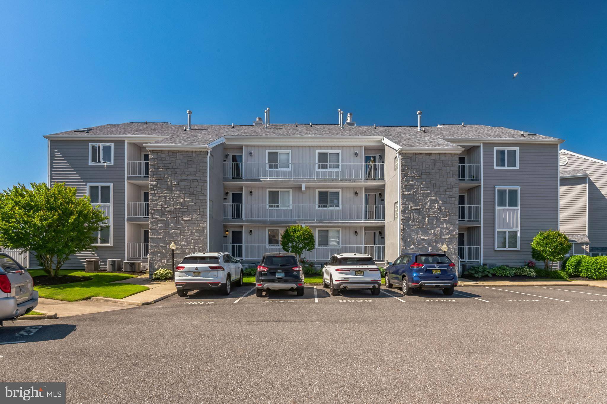 Brigantine, NJ 08203,4220 ATLANTIC-BRIGANTINE #B102