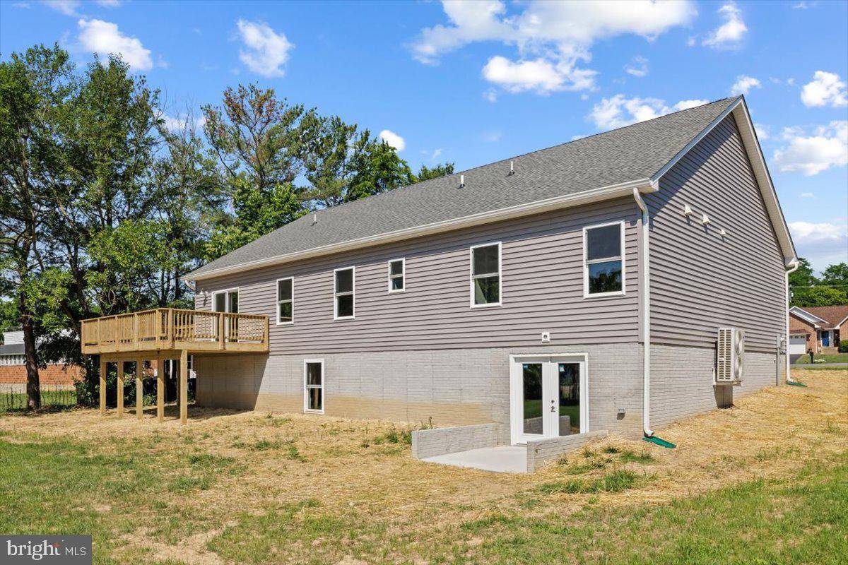 New Market, VA 22844,9996 PLEASANT VIEW DR.