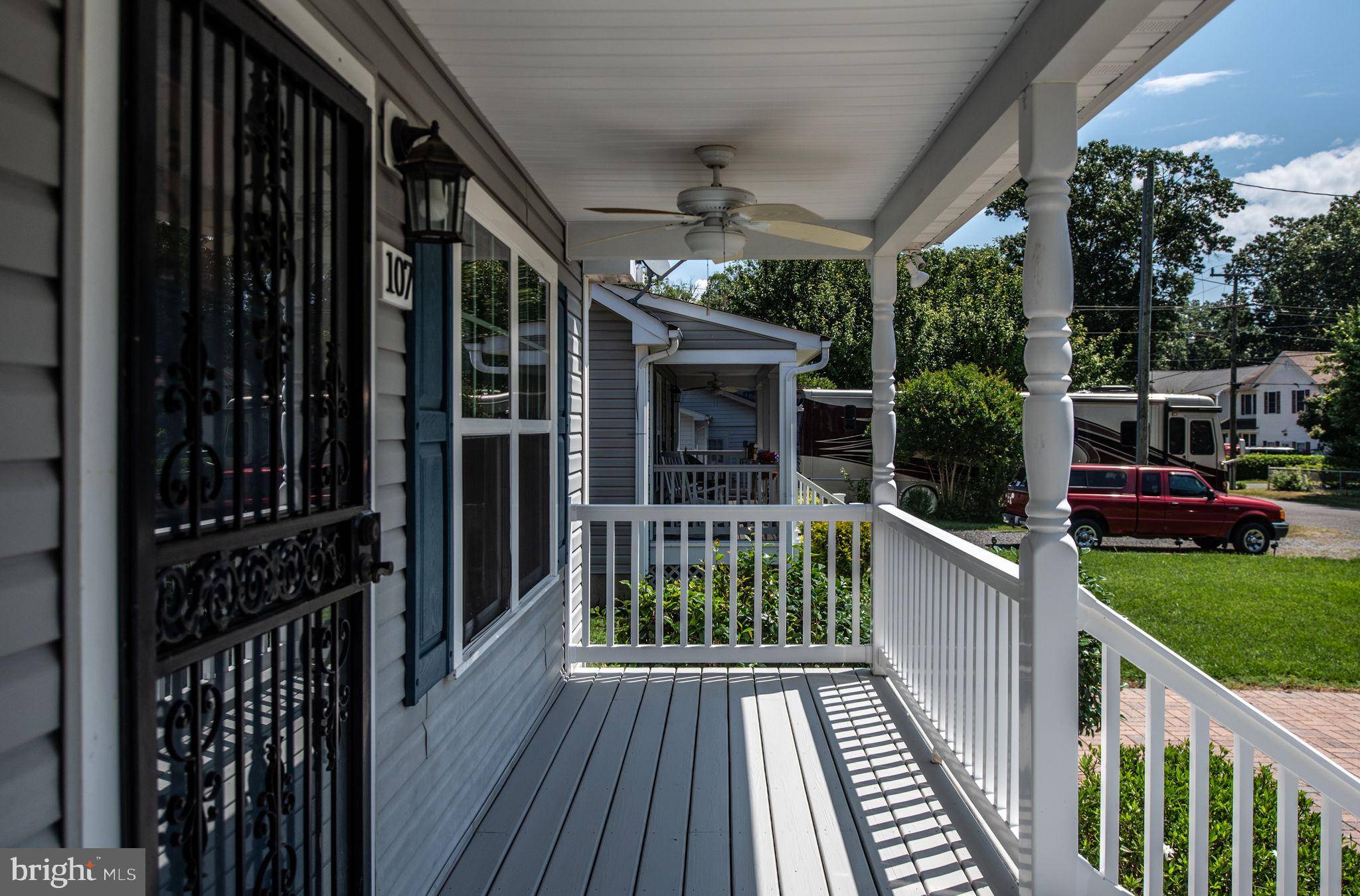 Colonial Beach, VA 22443,107 2ND ST