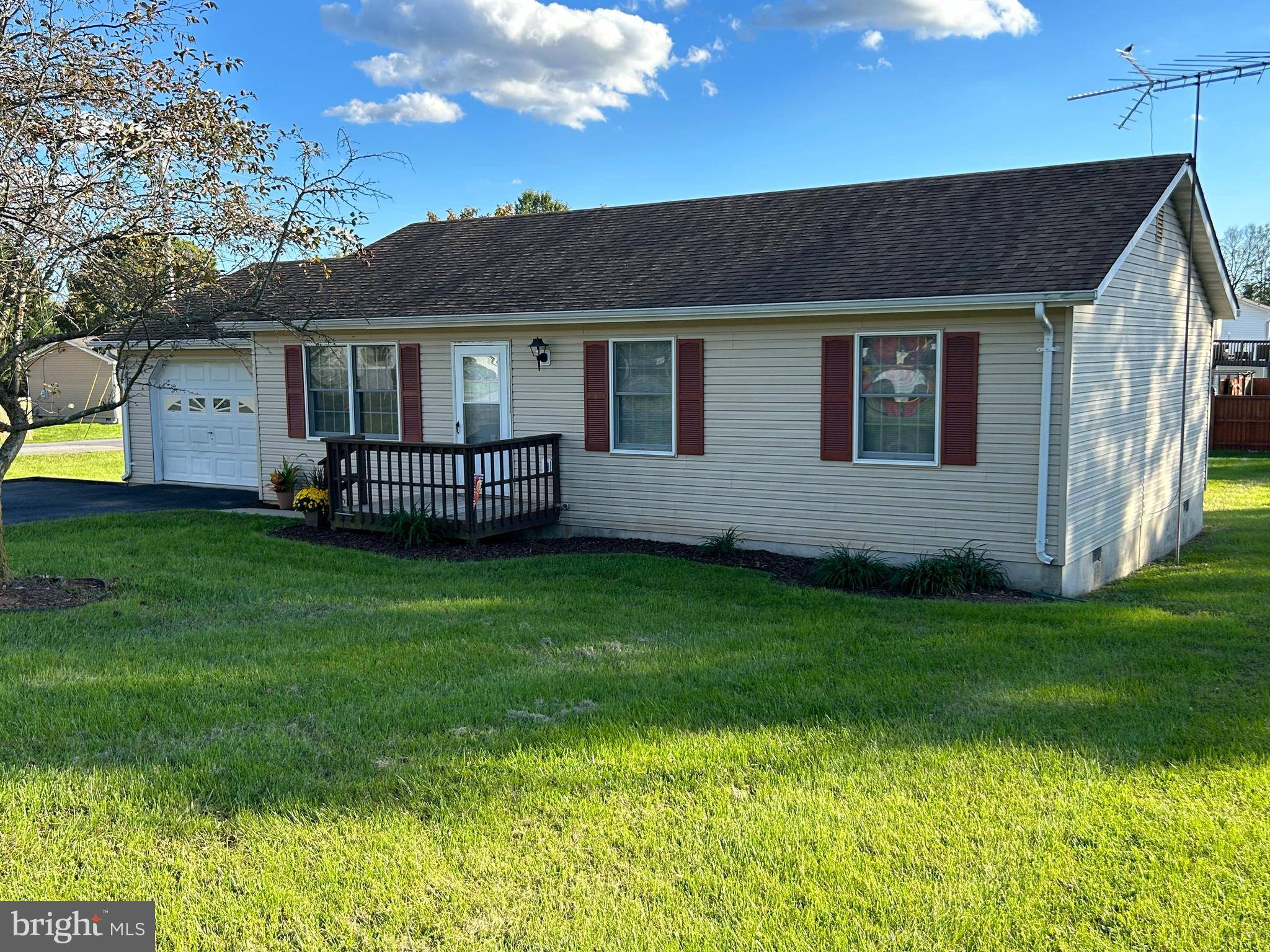 Inwood, WV 25428,60 PUTNAM DR