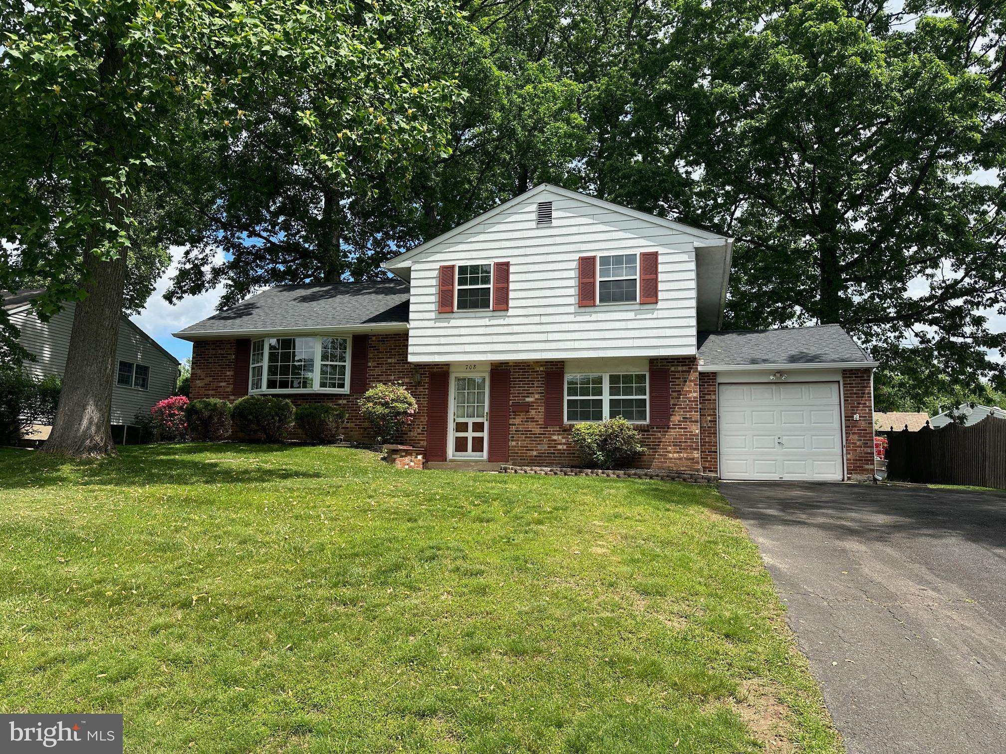 Warminster, PA 18974,708 KING WAY