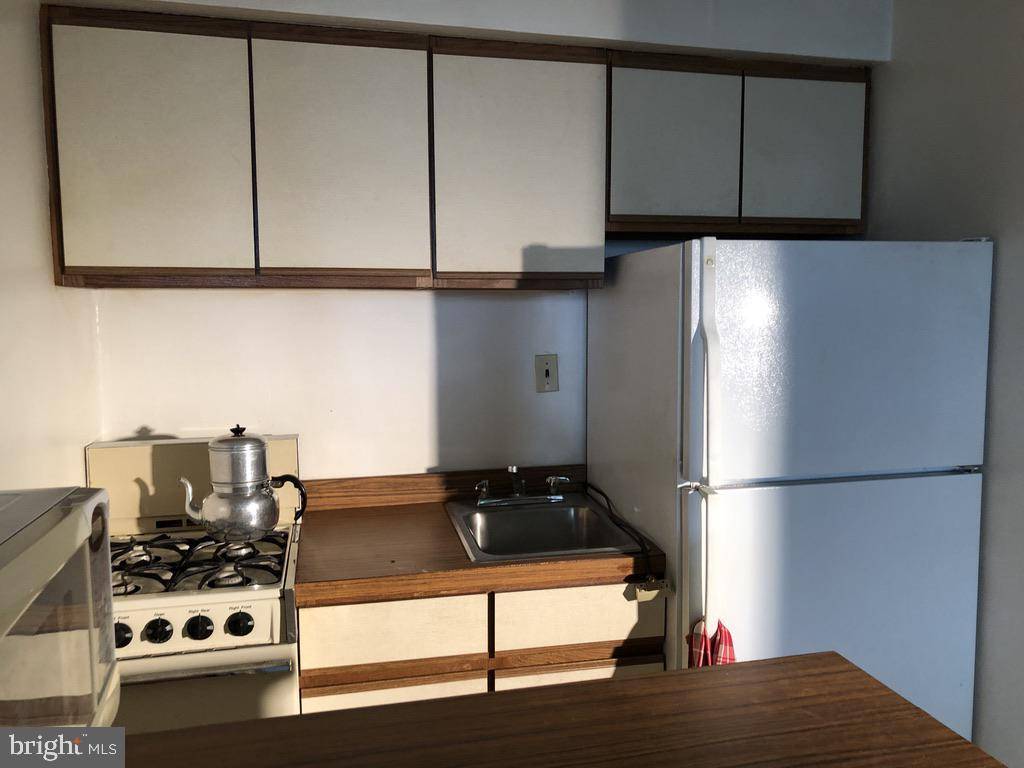 Washington, DC 20002,513 12TH ST NE #9