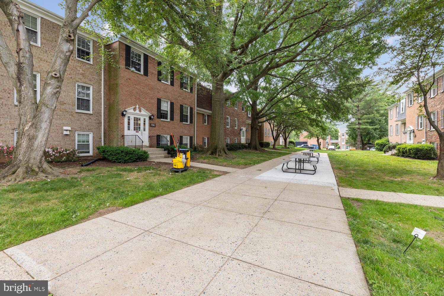 Gaithersburg, MD 20878,796 QUINCE ORCHARD BLVD #796-P1