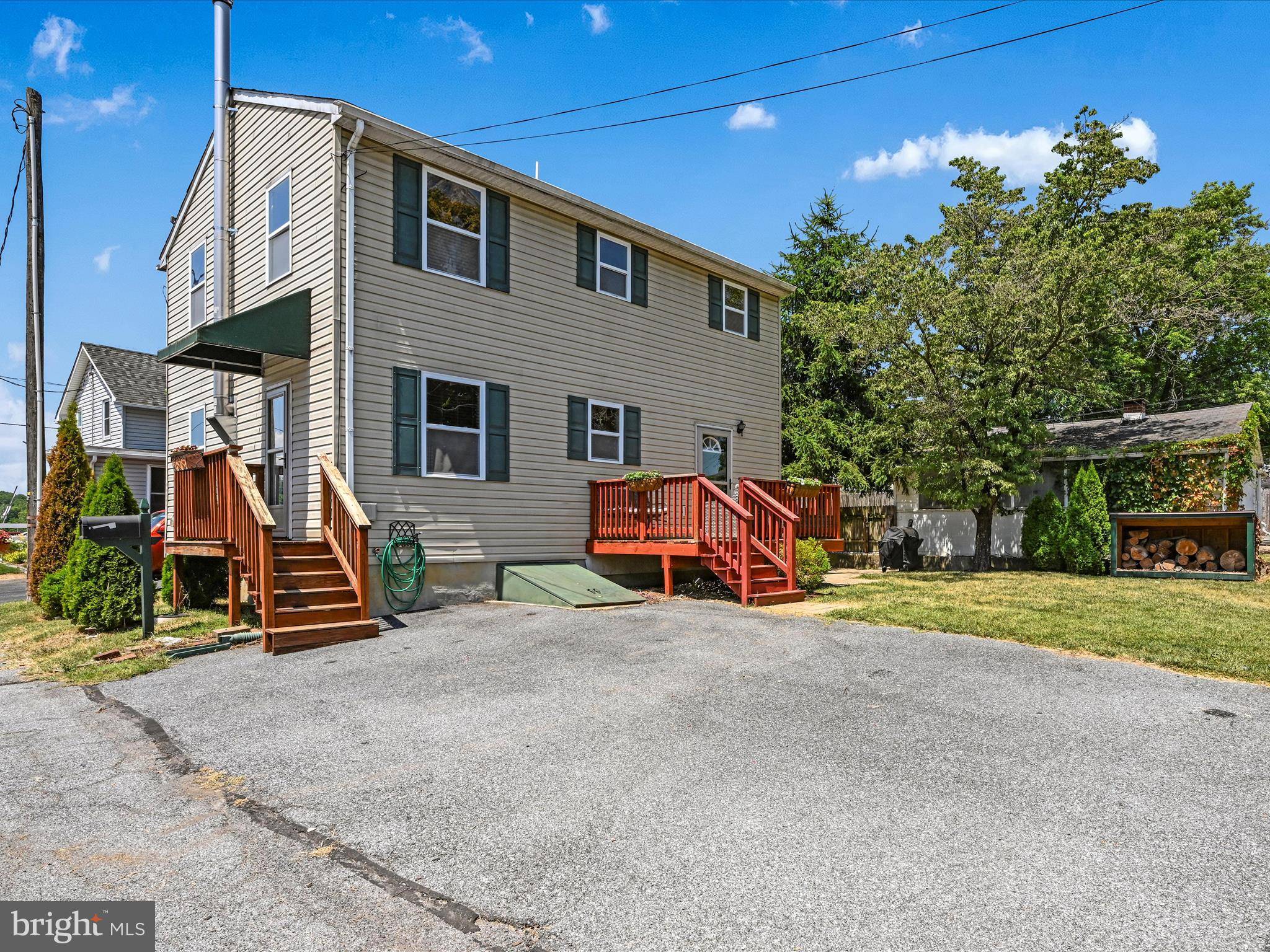 Manheim, PA 17545,329 HOLTZ ALY