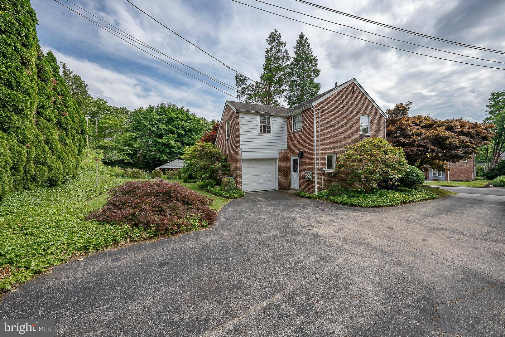 Wynnewood, PA 19096,1009 AIKENS LN