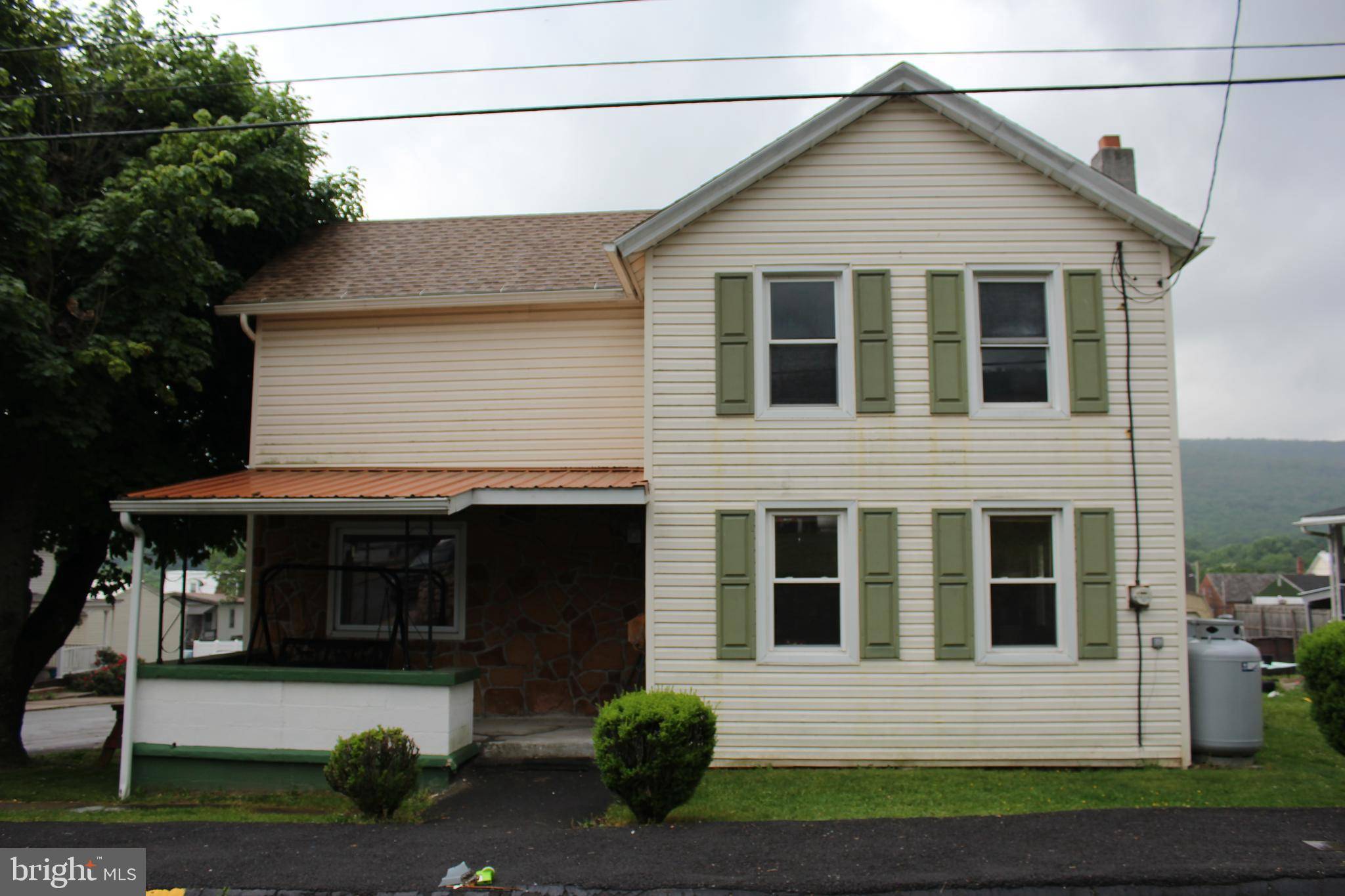 Williamstown, PA 17098,132 VINE ST