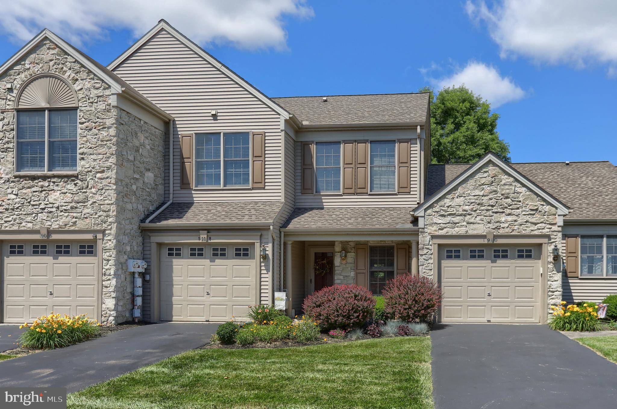 Hummelstown, PA 17036,1908 LIMESTONE DR