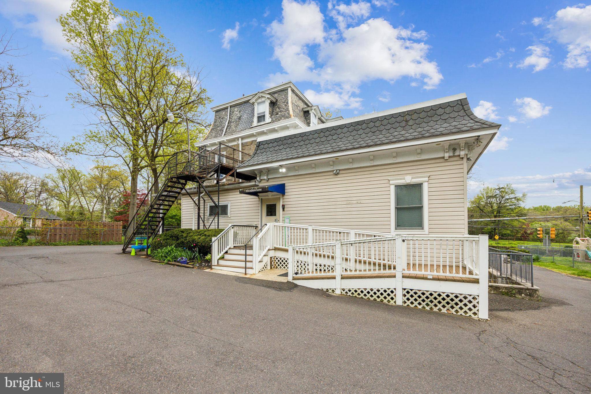 Jenkintown, PA 19046,616 MEETINGHOUSE RD