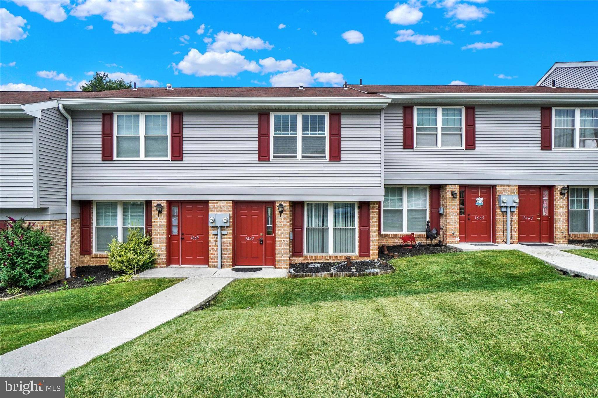 York, PA 17406,1667 LONG DR #134