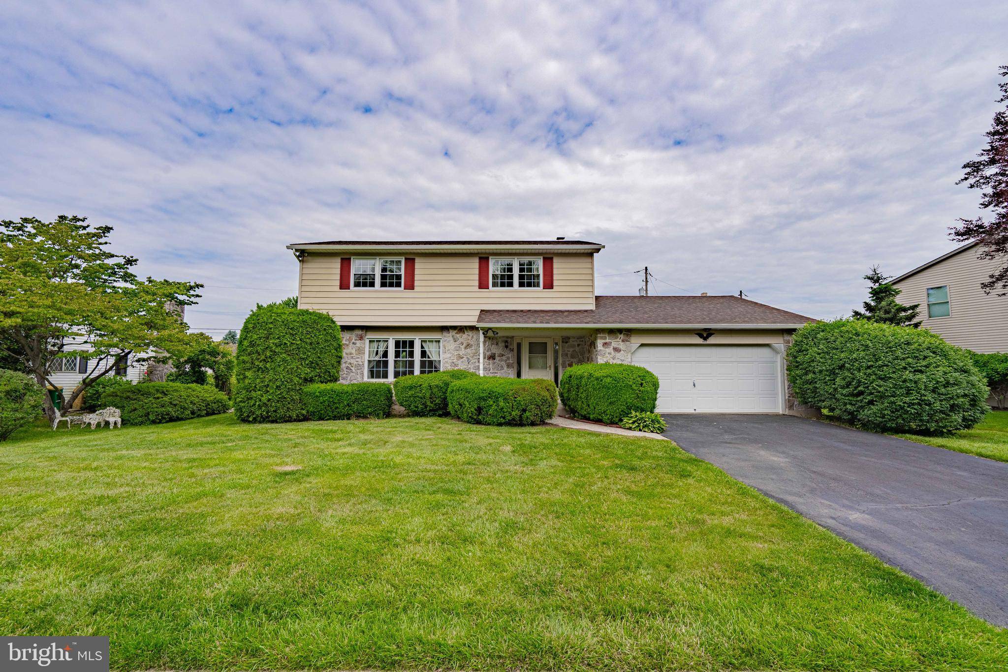 Macungie, PA 18062,2210 ASTER RD