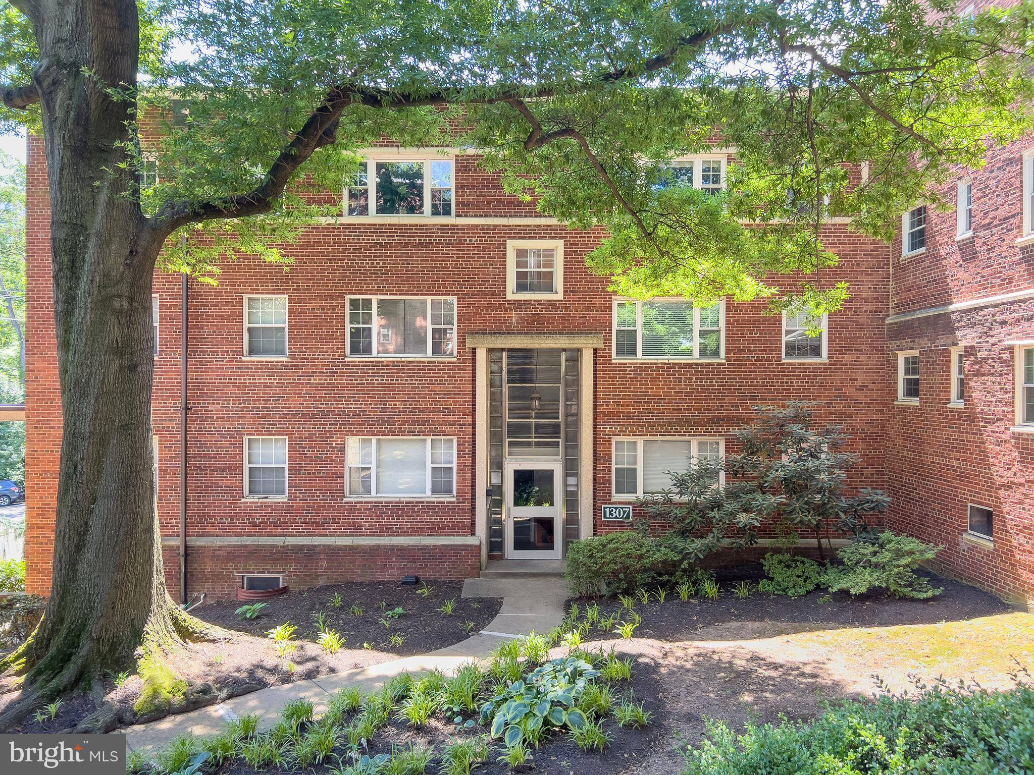 Arlington, VA 22209,1307 N ODE ST #414