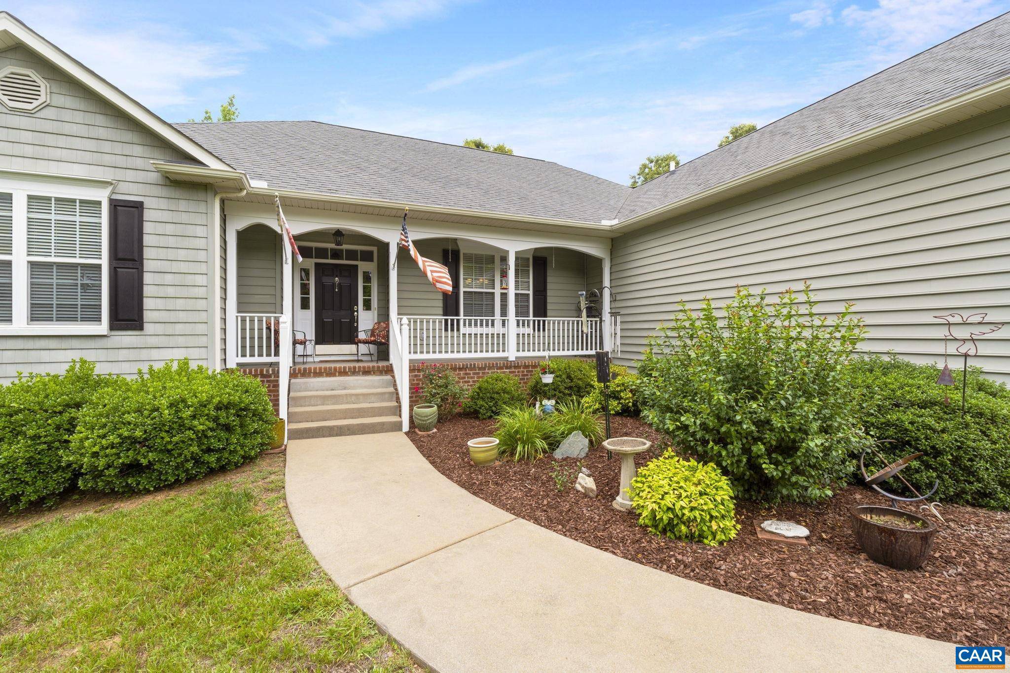 Palmyra, VA 22963,211 LILAC PL