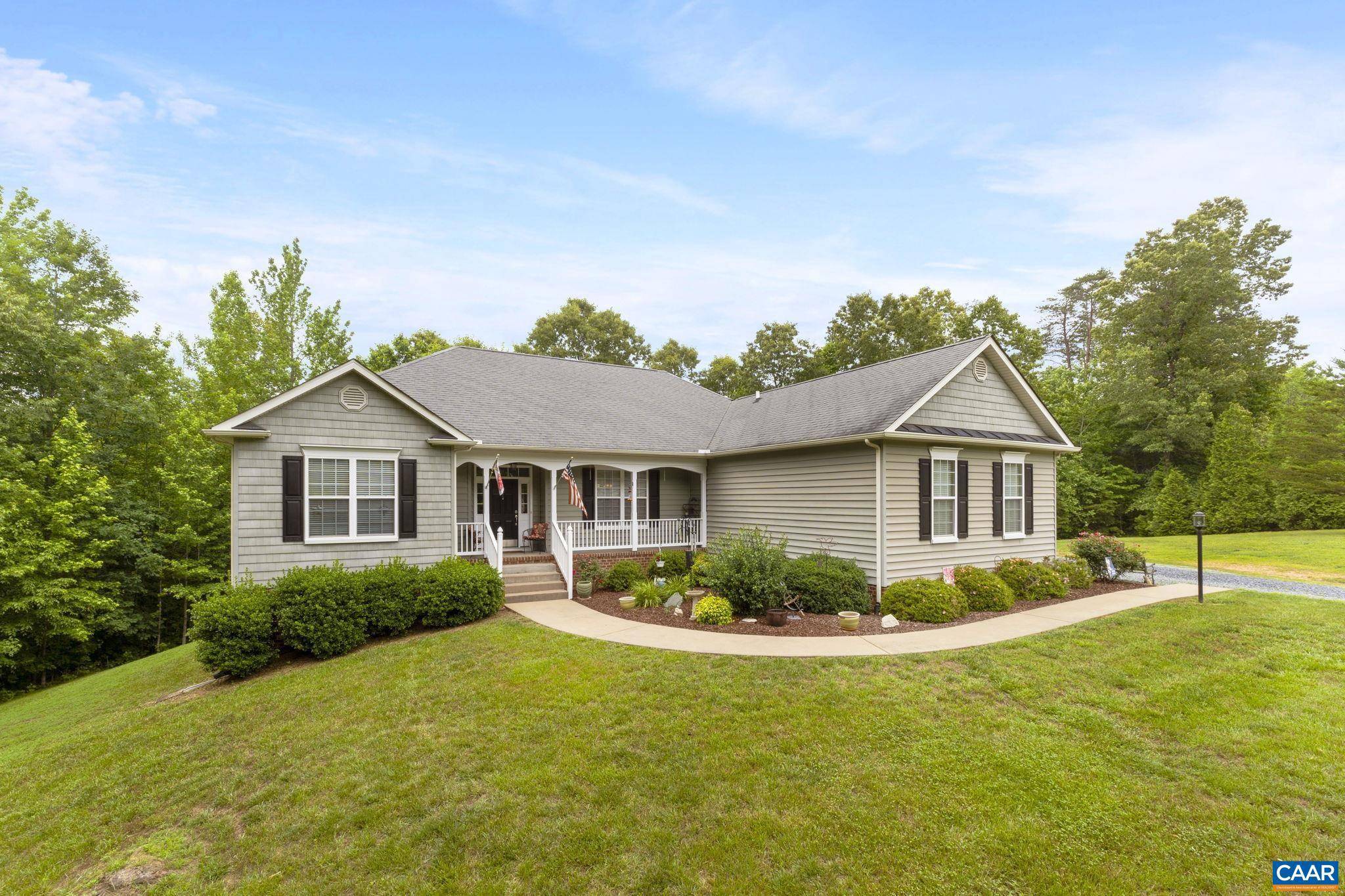 Palmyra, VA 22963,211 LILAC PL