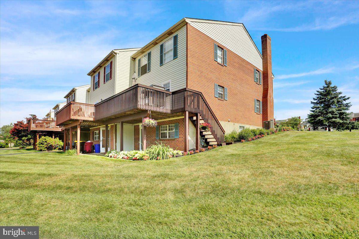 Gilbertsville, PA 19525,801 VILLAGE GREEN DR