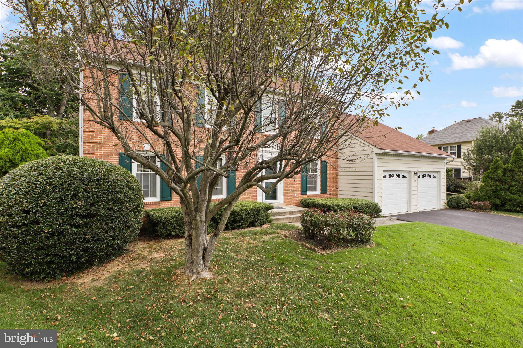 Burke, VA 22015,6055 WOODEDGE CT