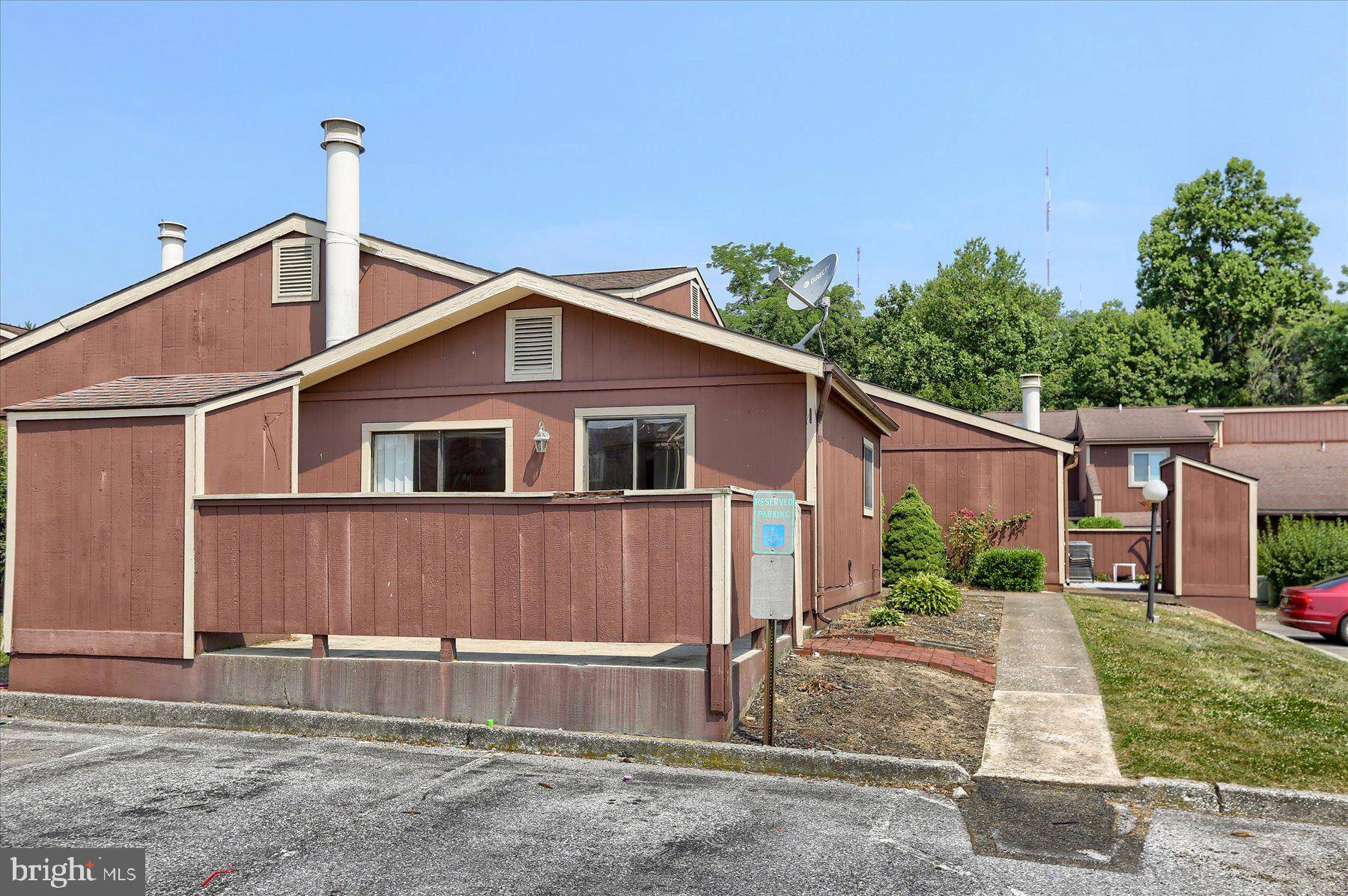 Enola, PA 17025,221 LEE CT