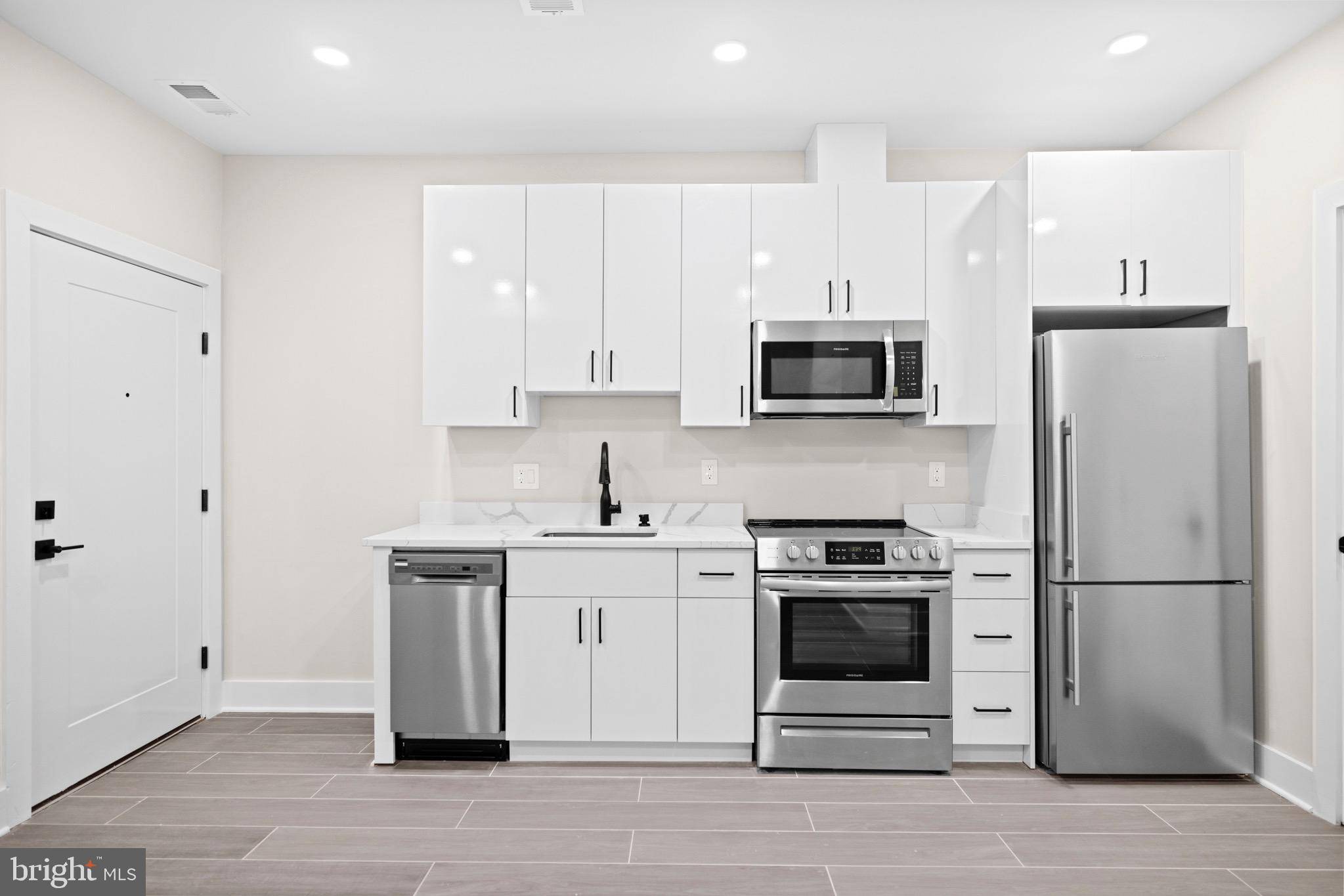 Washington, DC 20002,824 18TH ST NE #1
