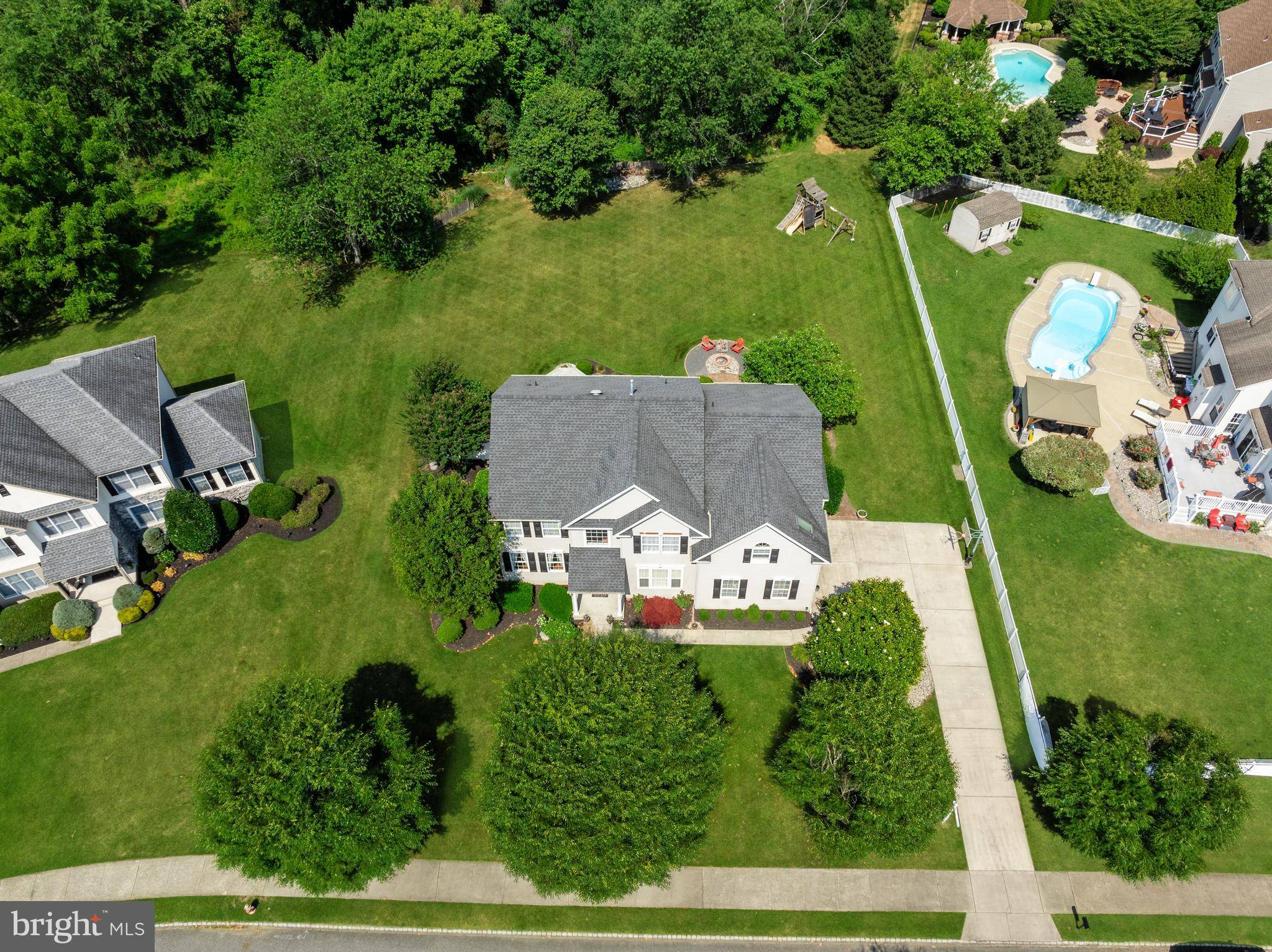 Lumberton, NJ 08048,4 GLADIOLA LN
