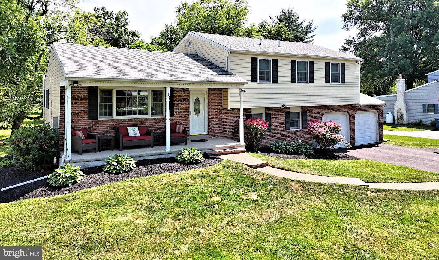 Chalfont, PA 18914,35 HICKORY LN