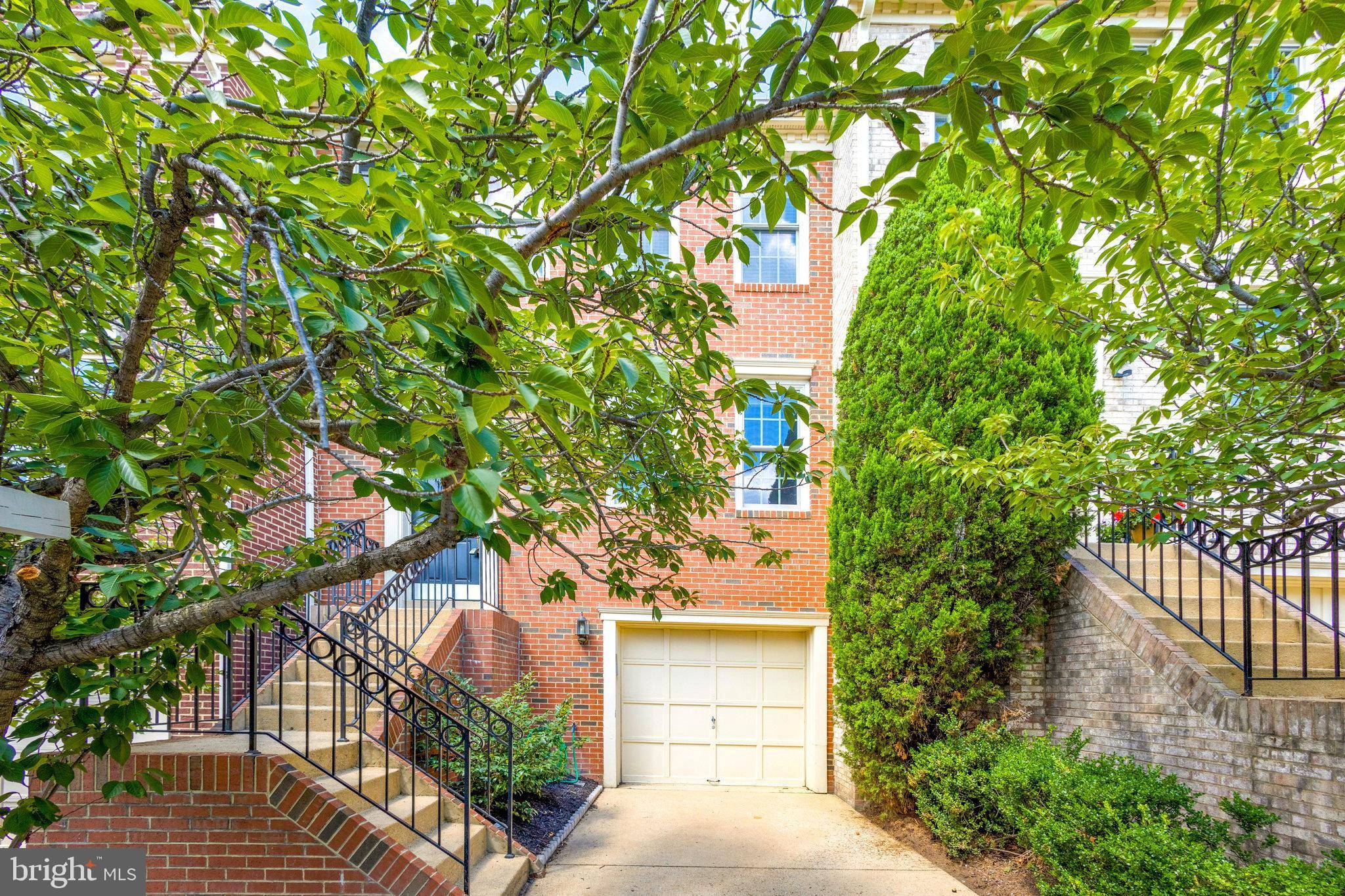 Alexandria, VA 22314,1109 QUAKER HILL CT