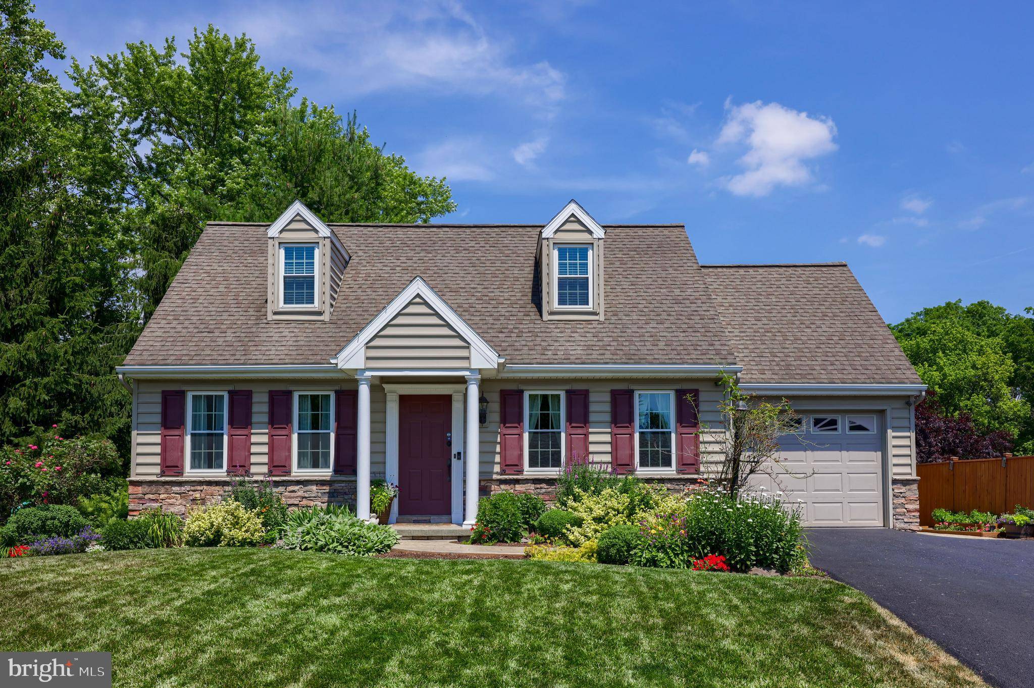 Lancaster, PA 17602,449 LUPINE CIR