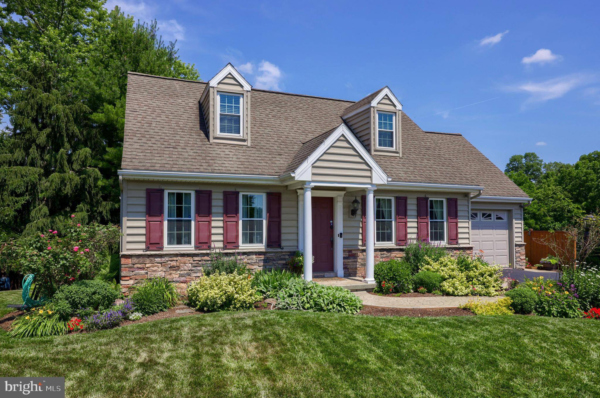 Lancaster, PA 17602,449 LUPINE CIR