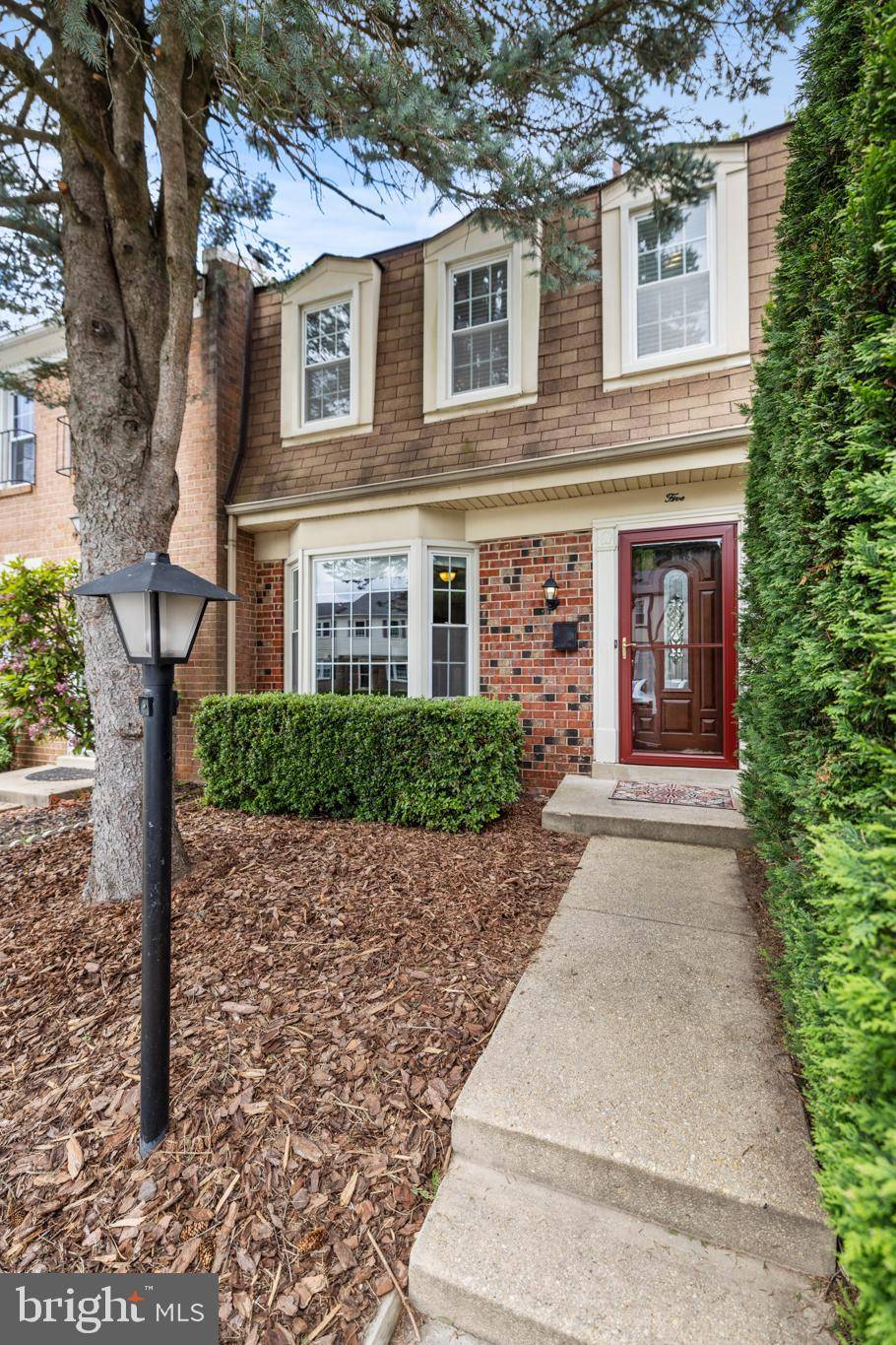 Gaithersburg, MD 20878,5 BLUE RIBBON CT #6-3