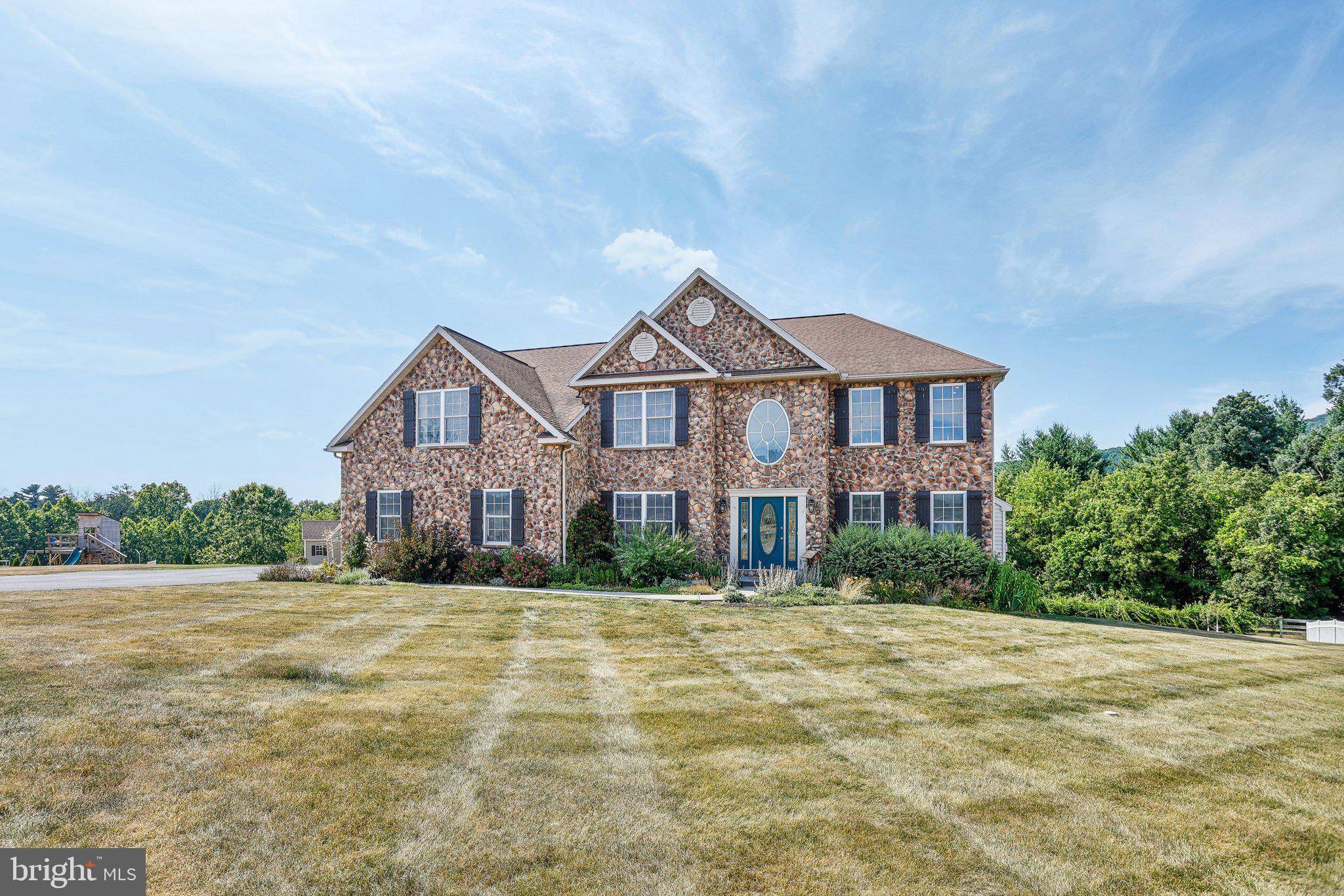 Douglassville, PA 19518,103 FARM VIEW CT