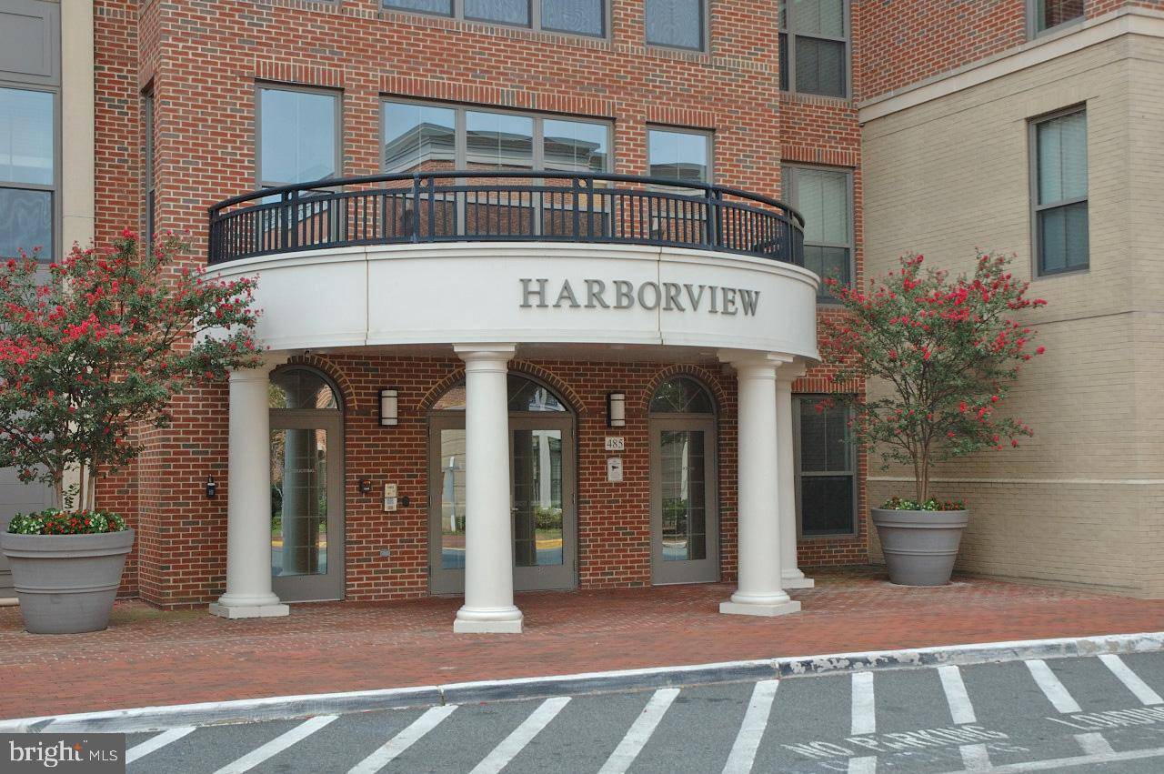 Woodbridge, VA 22191,485 HARBOR SIDE ST #801