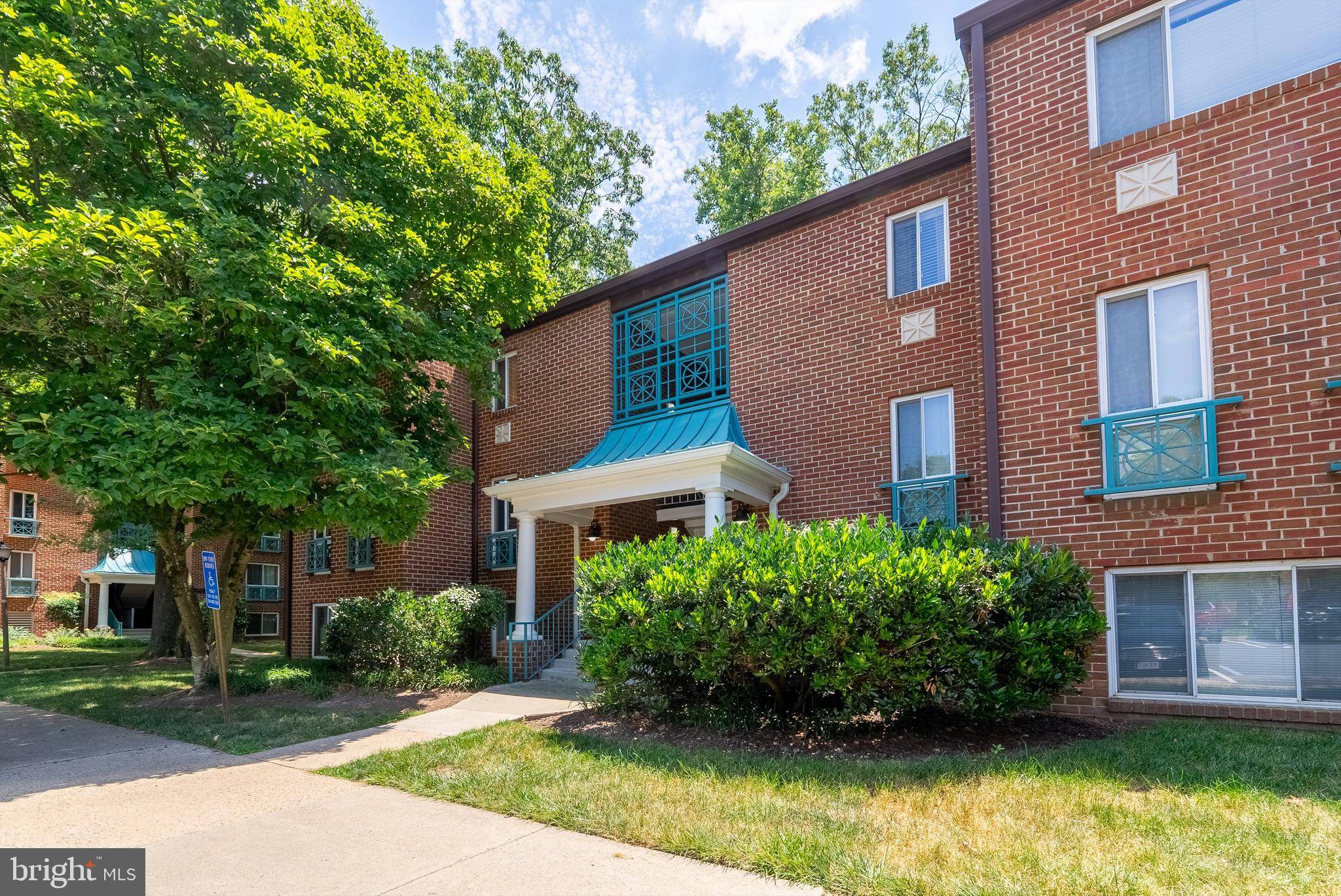 Reston, VA 20191,11807 BRETON CT #11B