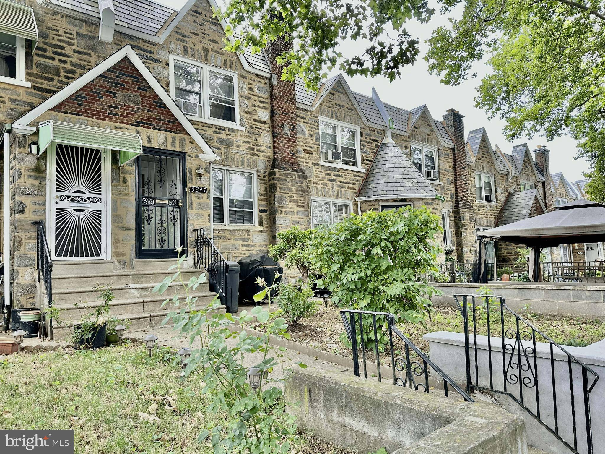 Philadelphia, PA 19120,5247 D ST