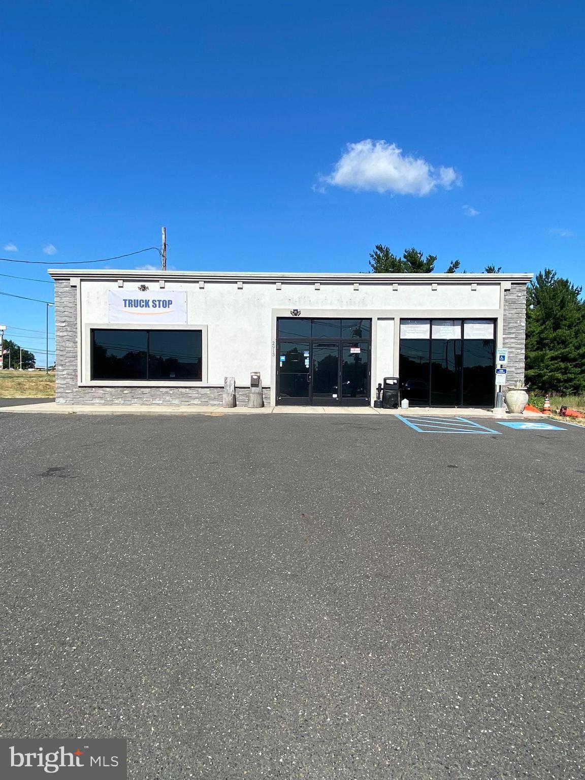 Delran, NJ 08075,2913 ROUTE 130 S