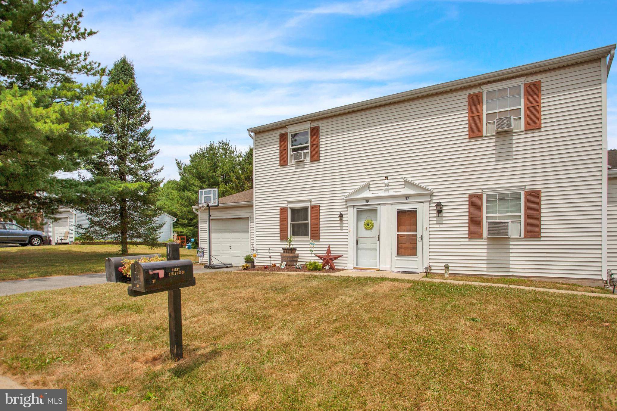 Cleona, PA 17042,39 DOGWOOD LN