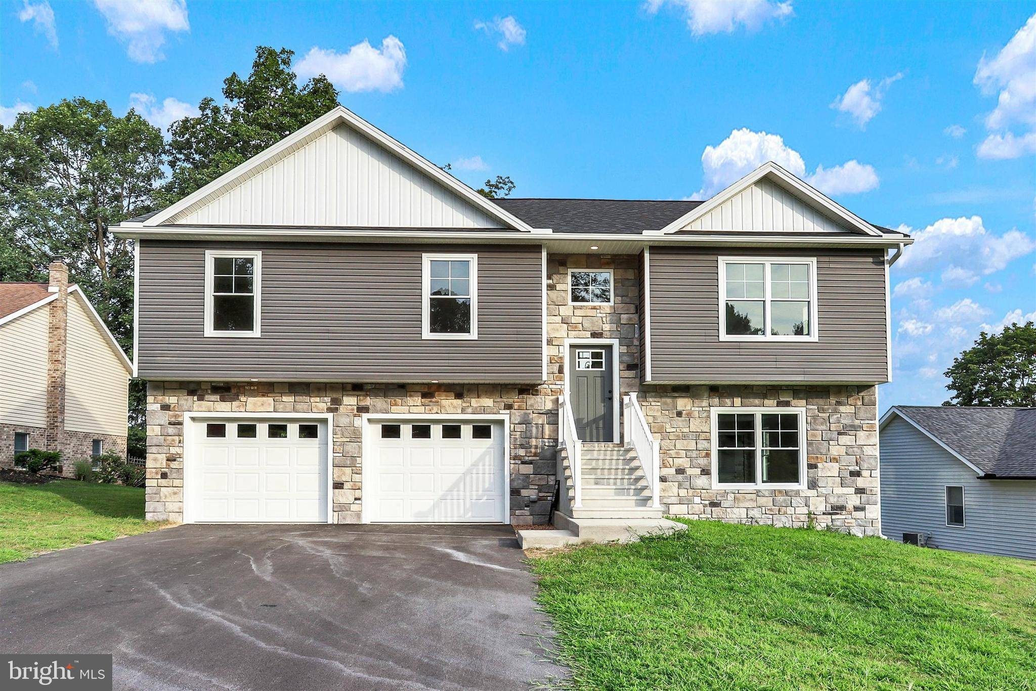 Fayetteville, PA 17222,6171 GREENBRIAR LN